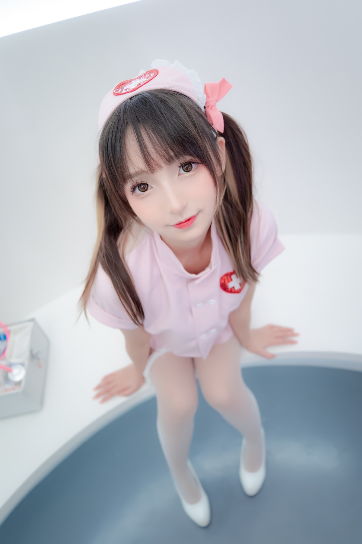 xgyw.top_萝莉美女神楽坂真冬白丝护士身心平衡主题性感粉色护士装配超薄白丝诱惑写真150P