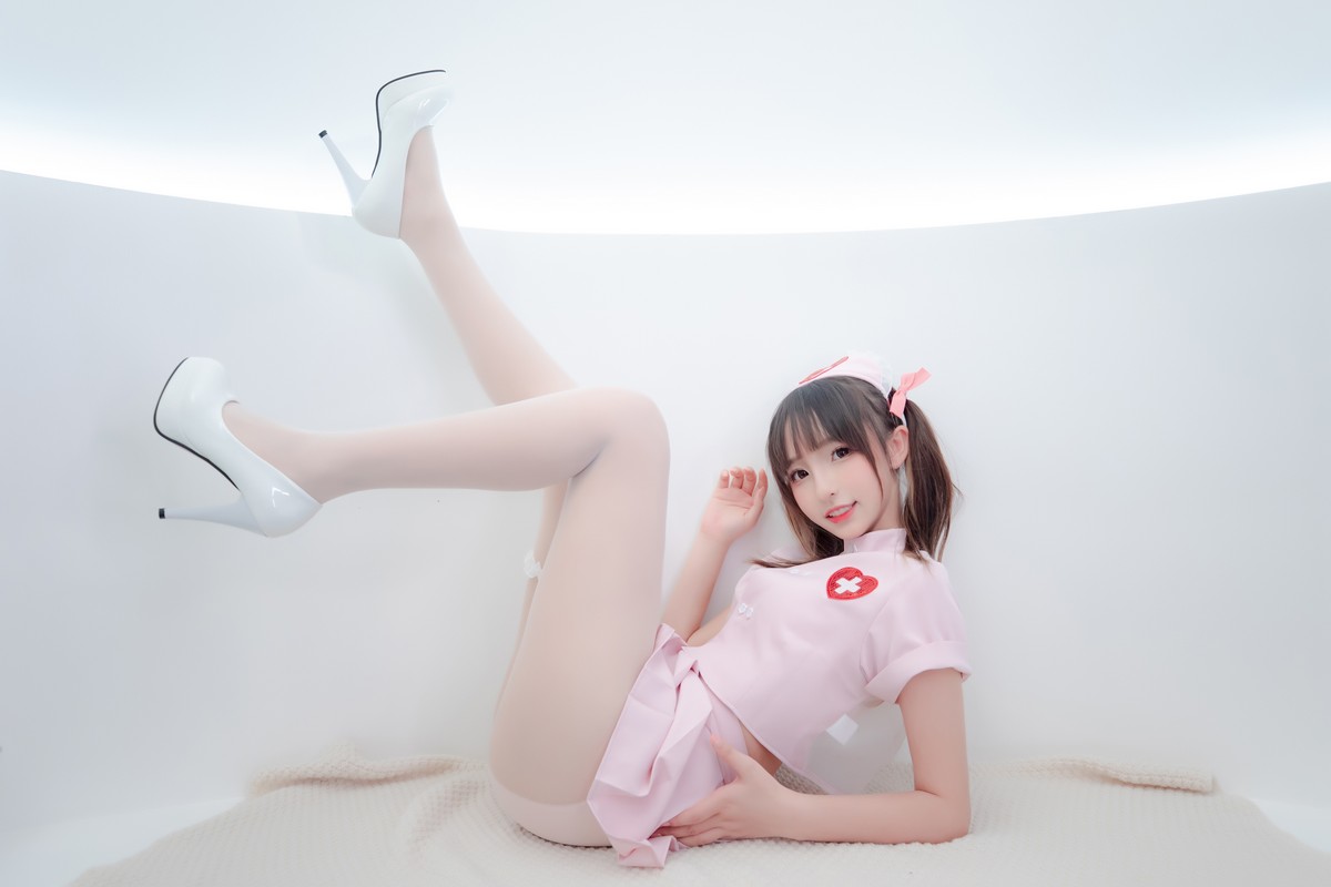 xgyw.top_萝莉美女神楽坂真冬白丝护士身心平衡主题性感粉色护士装配超薄白丝诱惑写真150P