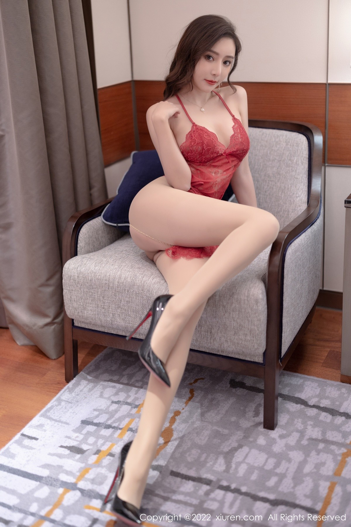 xgyw.top_XiuRen第4673期_女神王馨瑶yanni性感黑长裙 红色蕾丝服饰秀完美身材诱惑写真70P