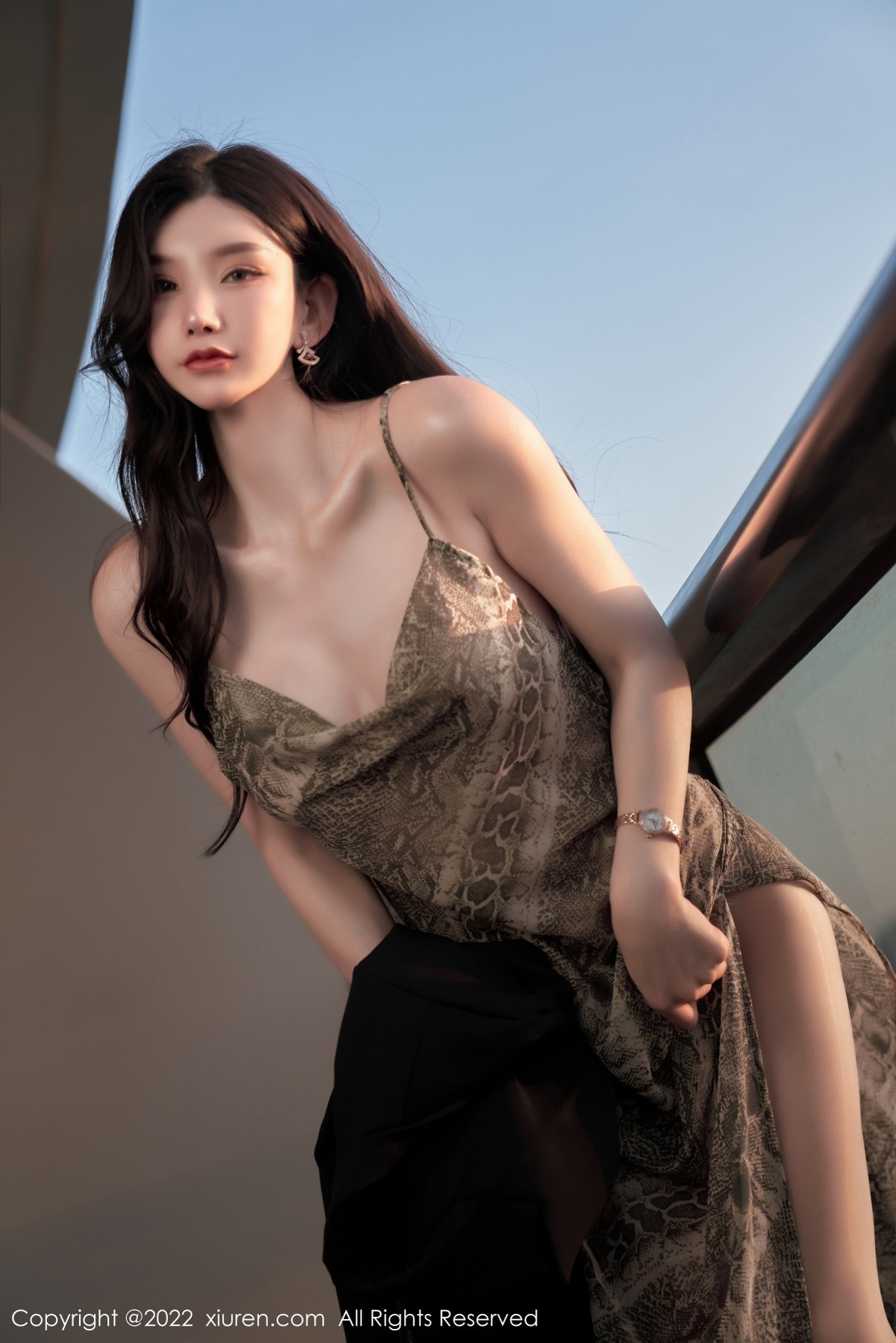 xgyw.top_XiuRen第4676期_女神周于希Sally三亚旅拍吊带裙配肉丝裤袜秀惹火身材诱惑写真64P