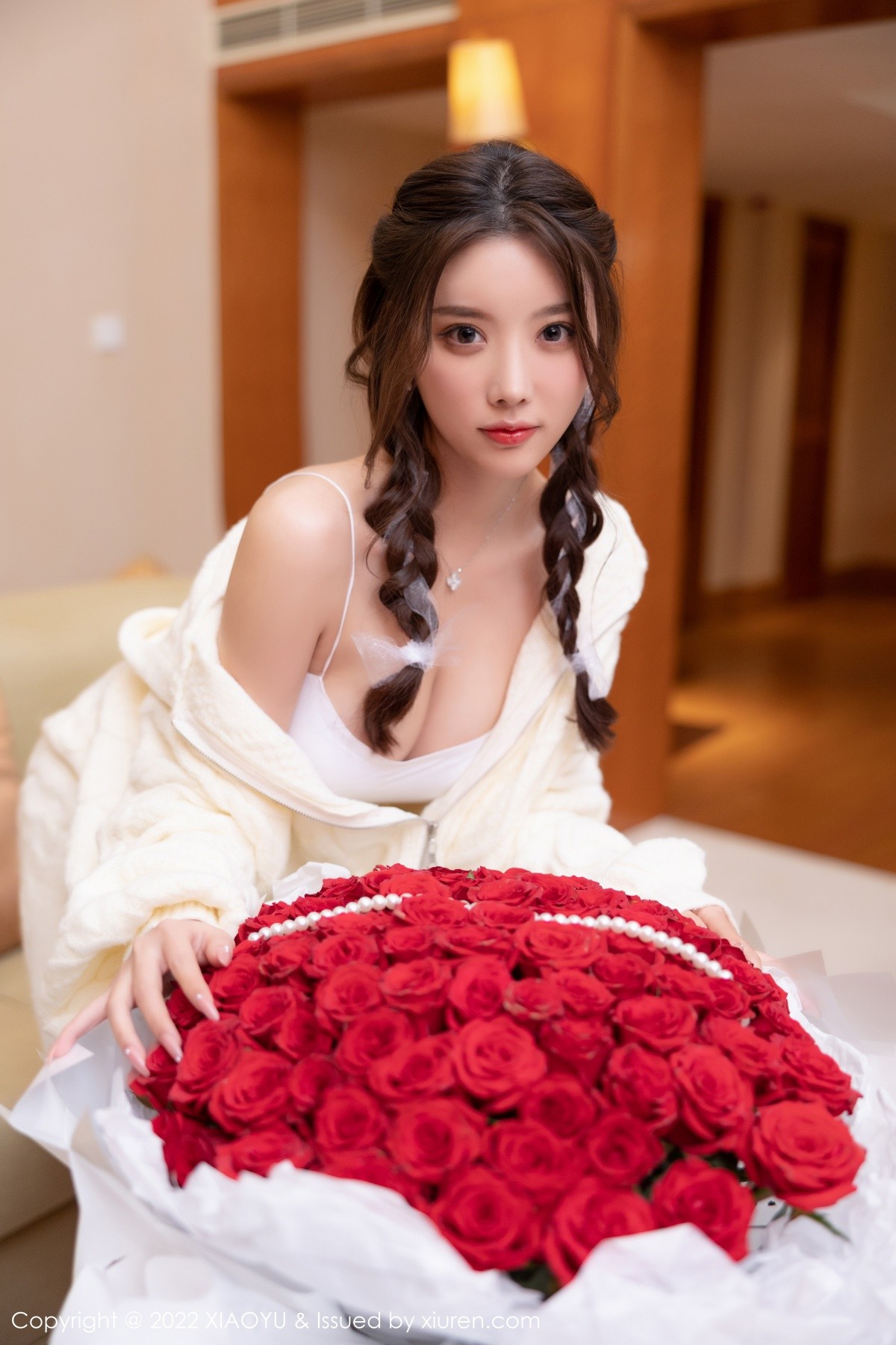 xgyw.top_[XiaoYu画语界]Vol.729_女神杨晨晨Yome惠州旅拍半脱露抹胸内衣秀完美身材诱惑写真73P