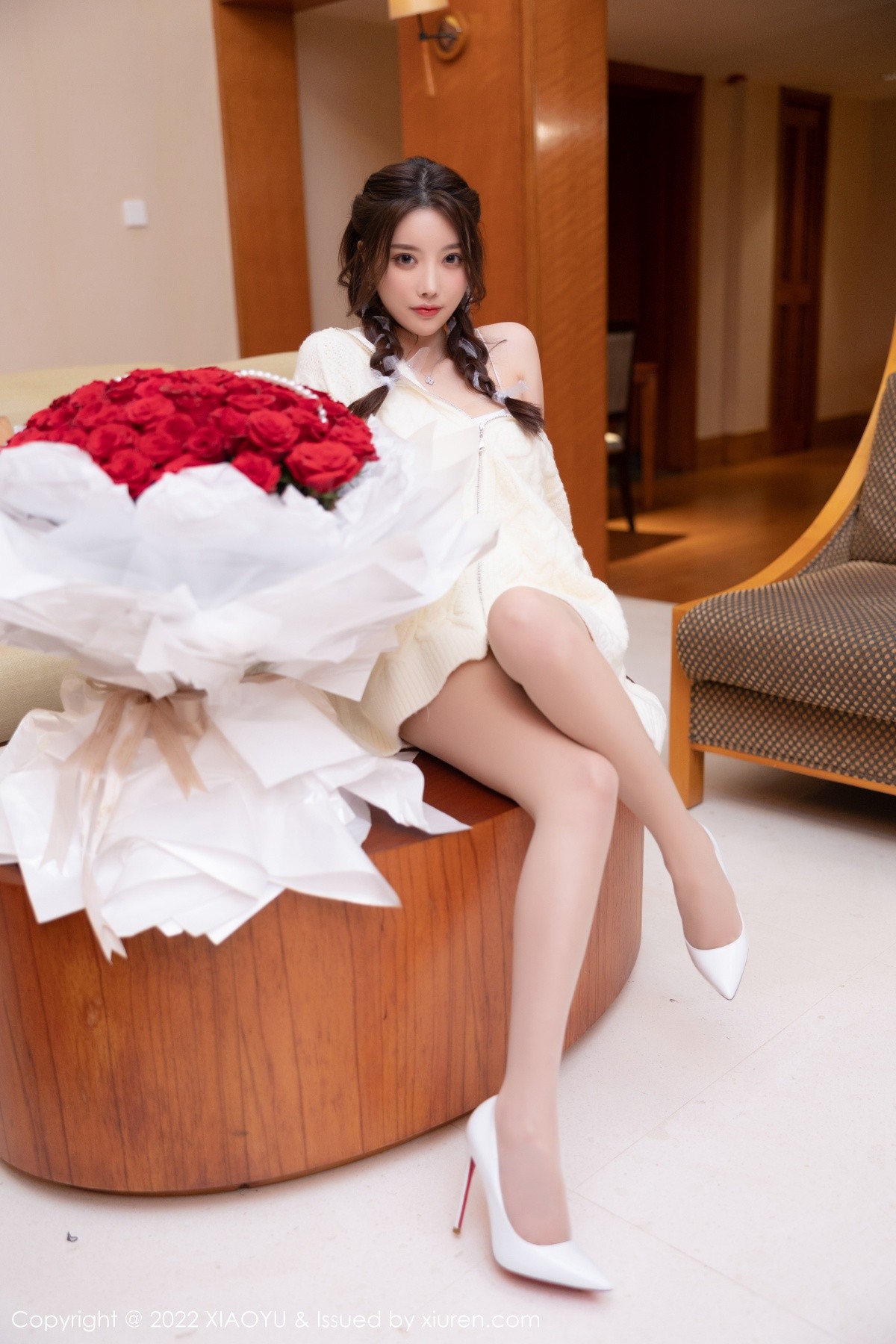 xgyw.top_[XiaoYu画语界]Vol.729_女神杨晨晨Yome惠州旅拍半脱露抹胸内衣秀完美身材诱惑写真73P