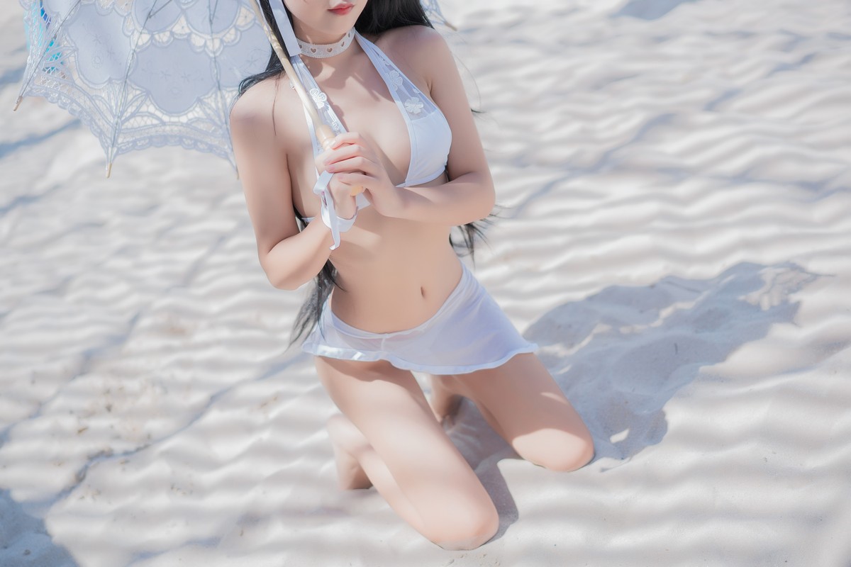 xgyw.top_阳光美少女萌芽儿o0爱宕泳装主题户外沙滩性感白色泳装秀完美身材诱惑写真30P