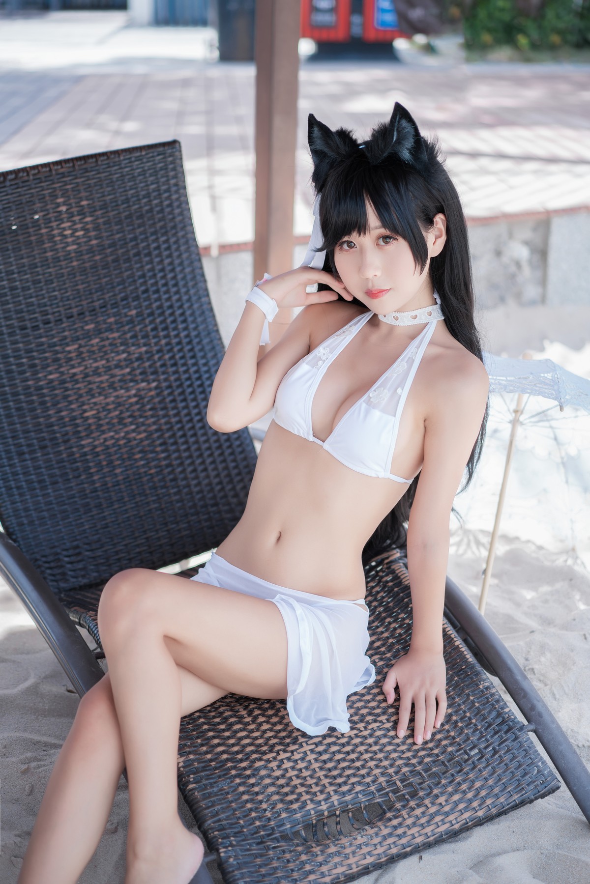 xgyw.top_阳光美少女萌芽儿o0爱宕泳装主题户外沙滩性感白色泳装秀完美身材诱惑写真30P
