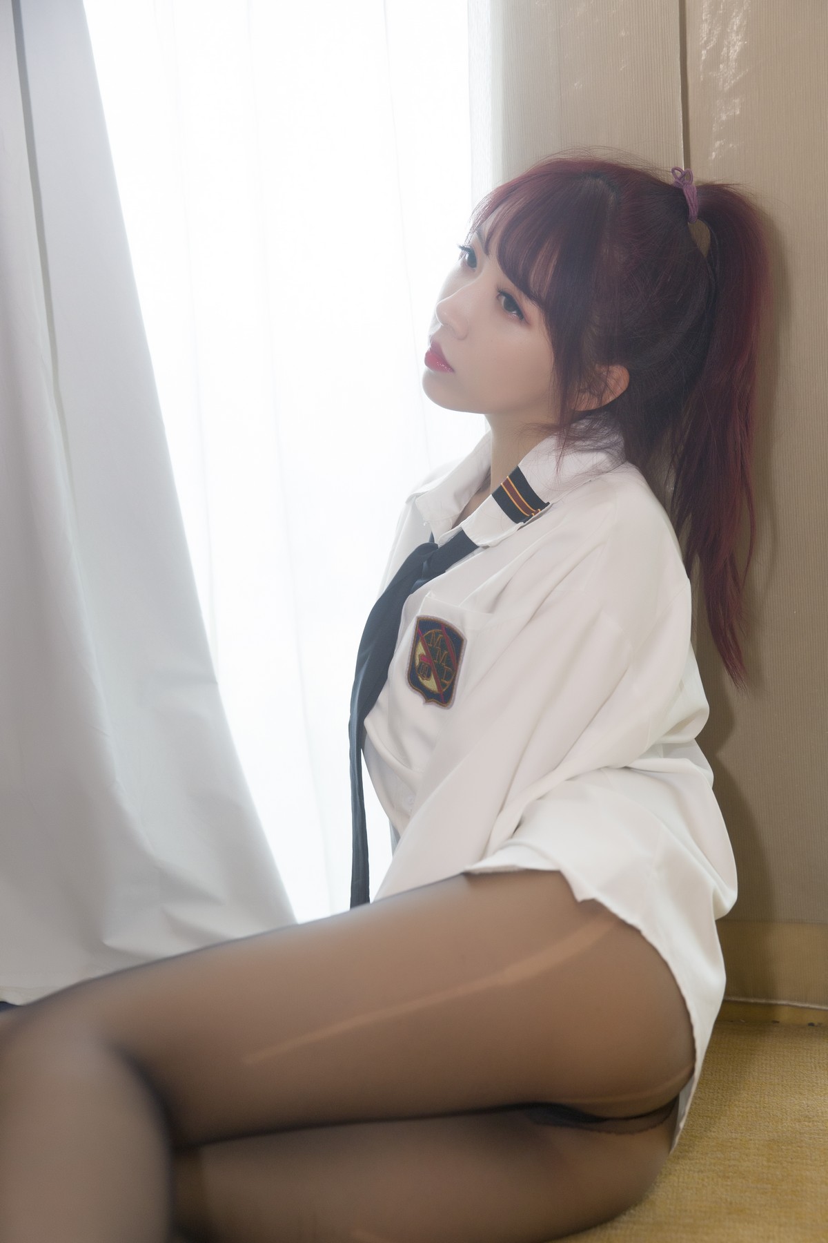 xgyw.top_斗鱼主播小女巫露娜白衬衣主题私房性感白衬衫下超薄黑丝裤袜秀美腿诱惑写真28P