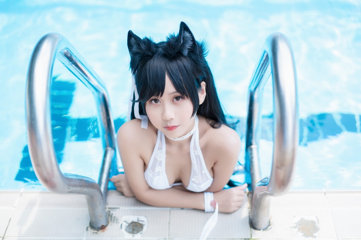 xgyw.top_阳光美少女萌芽儿o0爱宕泳装主题户外沙滩性感白色泳装秀完美身材诱惑写真30P