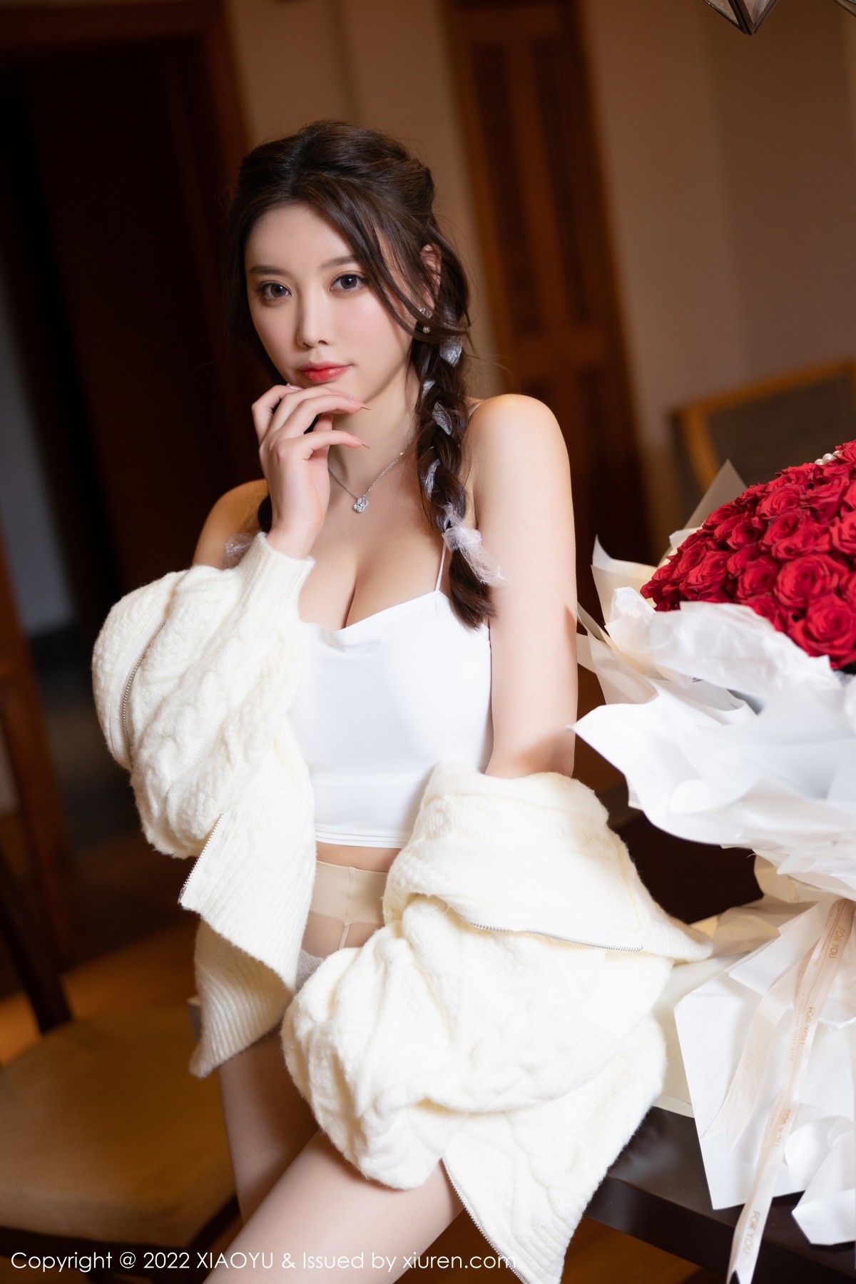 xgyw.top_[XiaoYu画语界]Vol.729_女神杨晨晨Yome惠州旅拍半脱露抹胸内衣秀完美身材诱惑写真73P