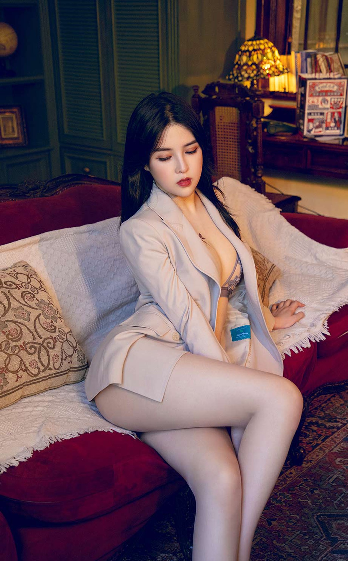 xgyw.top_[Ugirls爱尤物]No.2283_模特韩静安私房半脱外套露性感内衣超薄肉丝撩人诱惑写真35P