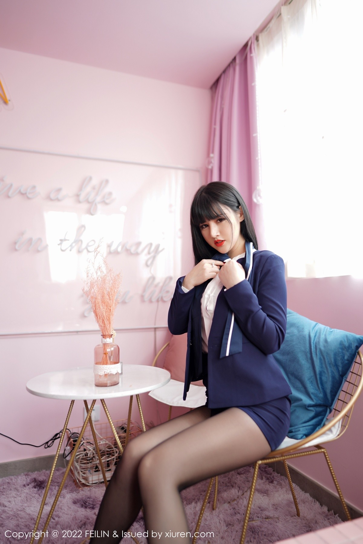xgyw.top_[FeiLin嗲囡囡]VOL.337_模特诗诗kiki制服主题半脱露性感内衣黑丝裤袜秀惹火身材写真86P
