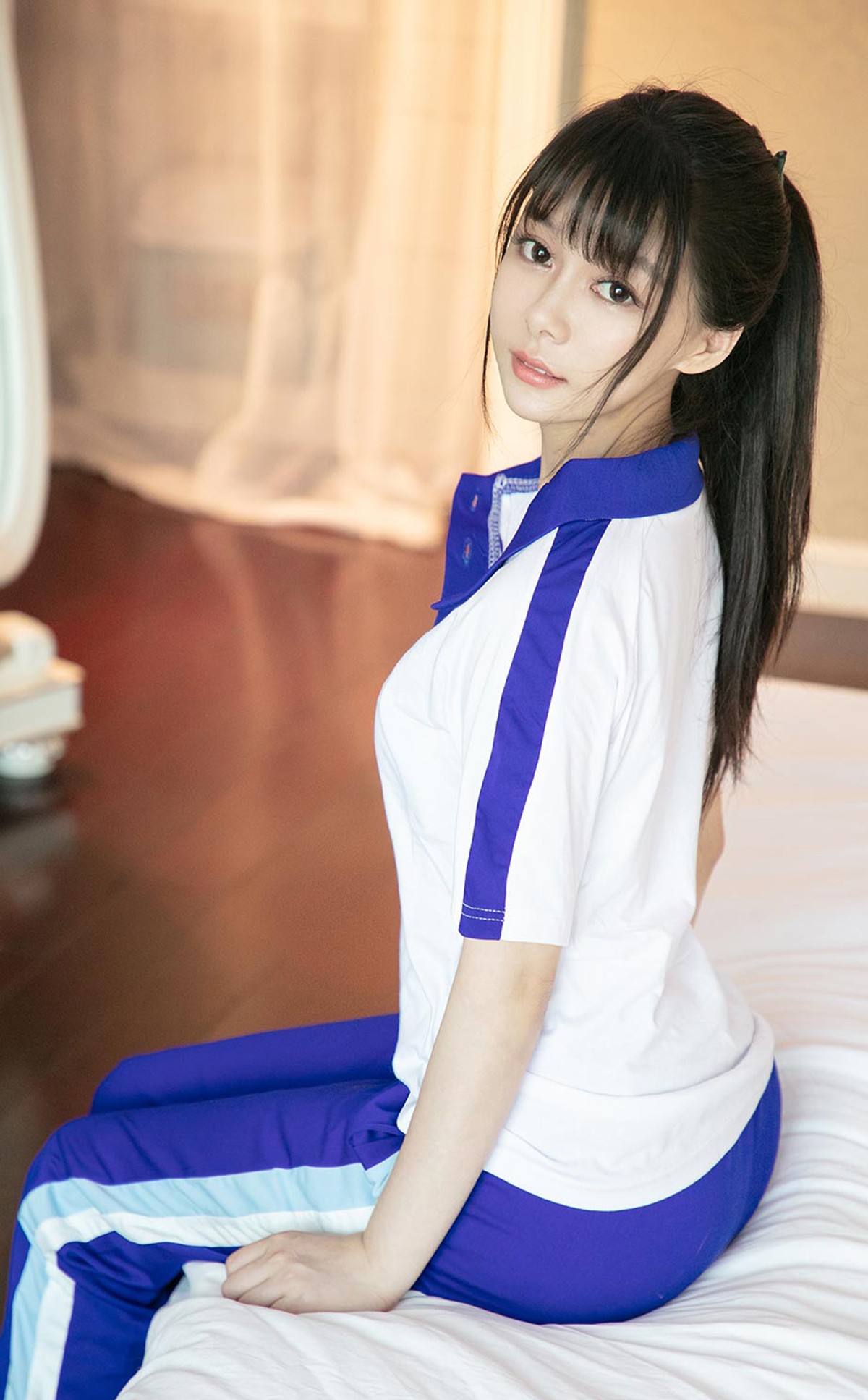 xgyw.top_[Ugirls爱尤物]No.2282_模特Sarah私房性感运动装加白色睡衣秀完美身材惹火诱惑写真35P
