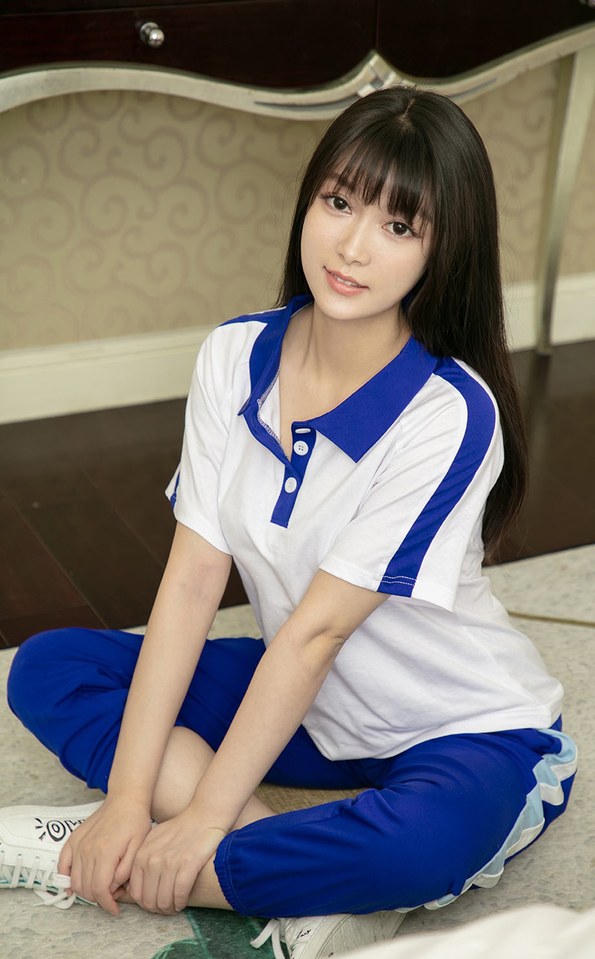 xgyw.top_[Ugirls爱尤物]No.2282_模特Sarah私房性感运动装加白色睡衣秀完美身材惹火诱惑写真35P