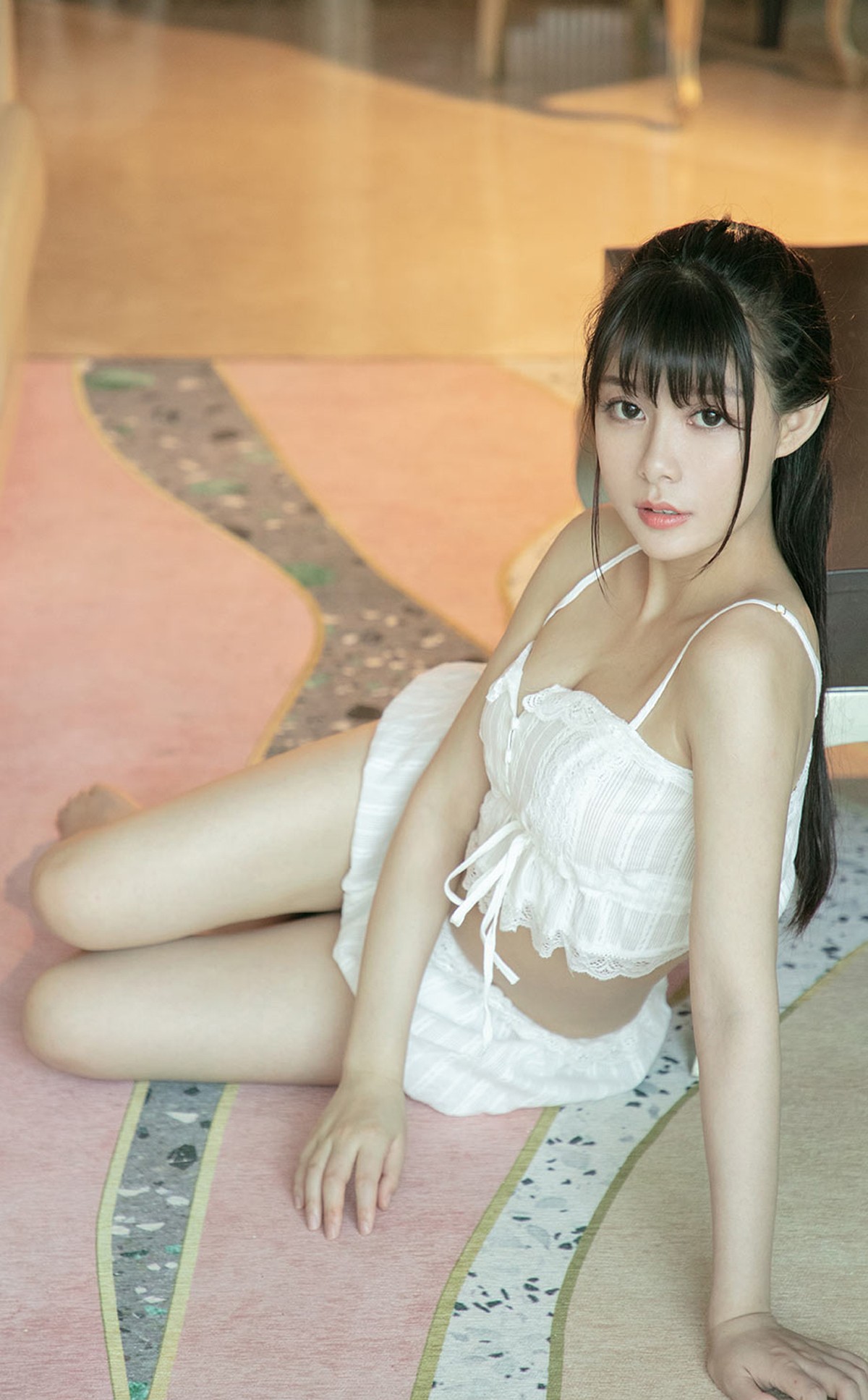 xgyw.top_[Ugirls爱尤物]No.2282_模特Sarah私房性感运动装加白色睡衣秀完美身材惹火诱惑写真35P