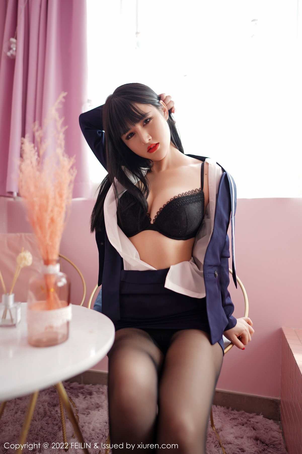 xgyw.top_[FeiLin嗲囡囡]VOL.337_模特诗诗kiki制服主题半脱露性感内衣黑丝裤袜秀惹火身材写真86P