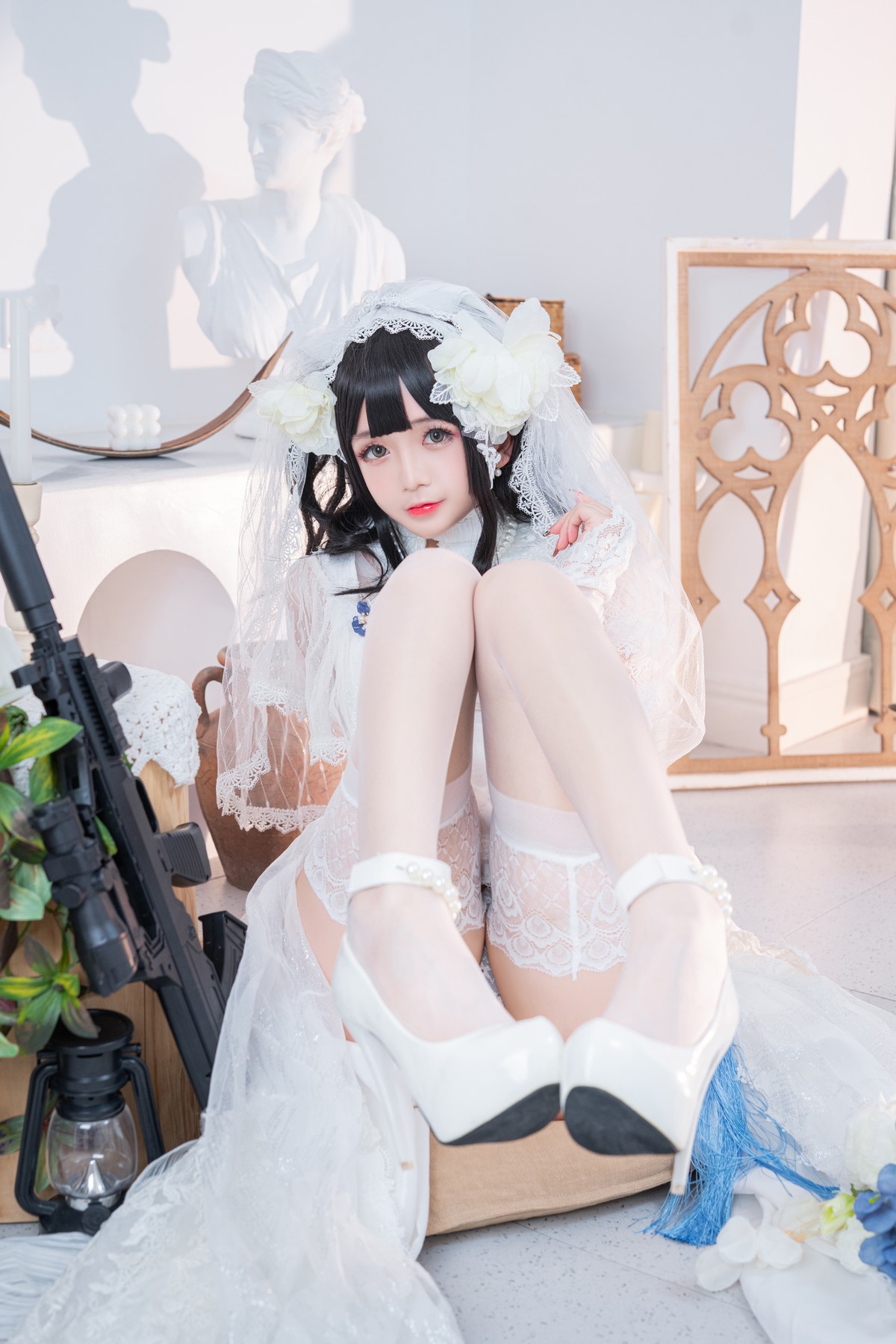 xgyw.top_网络美女松本甜奈姣95式婚纱主题白色薄纱配白色蕾丝吊袜秀翘臀美腿诱惑写真52P