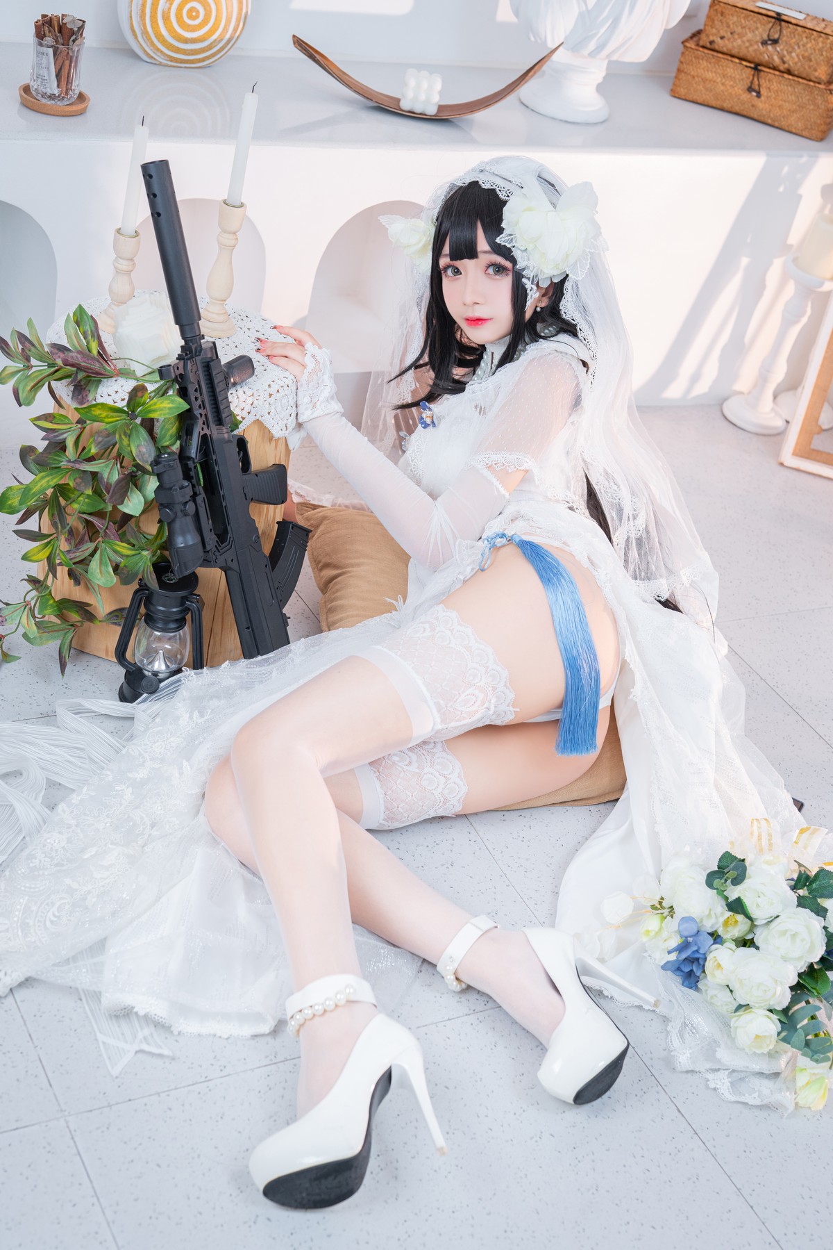 xgyw.top_网络美女松本甜奈姣95式婚纱主题白色薄纱配白色蕾丝吊袜秀翘臀美腿诱惑写真52P