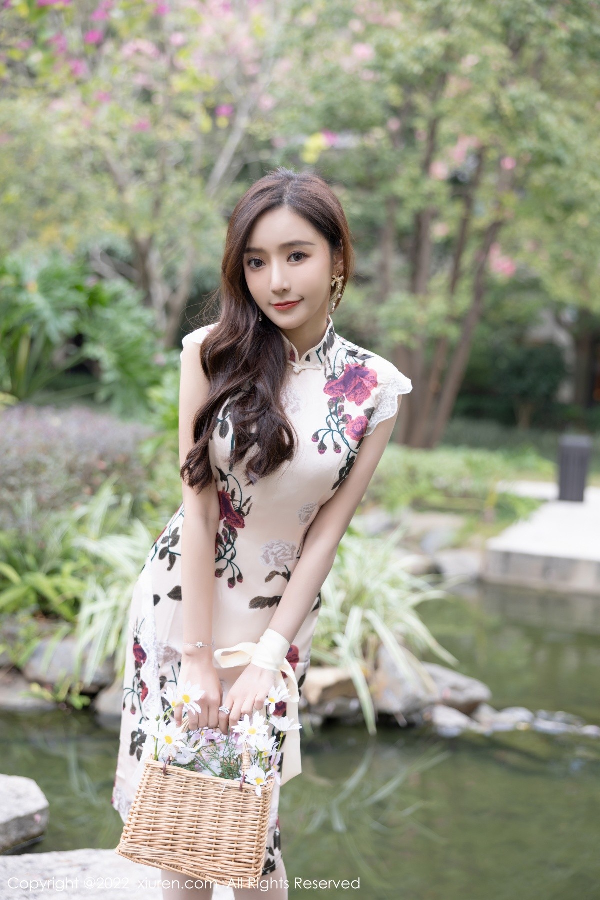 xgyw.top_XiuRen第4688期_女神王馨瑶yanni脱花纹旗袍露性感紫色内衣超薄肉丝诱惑写真72P