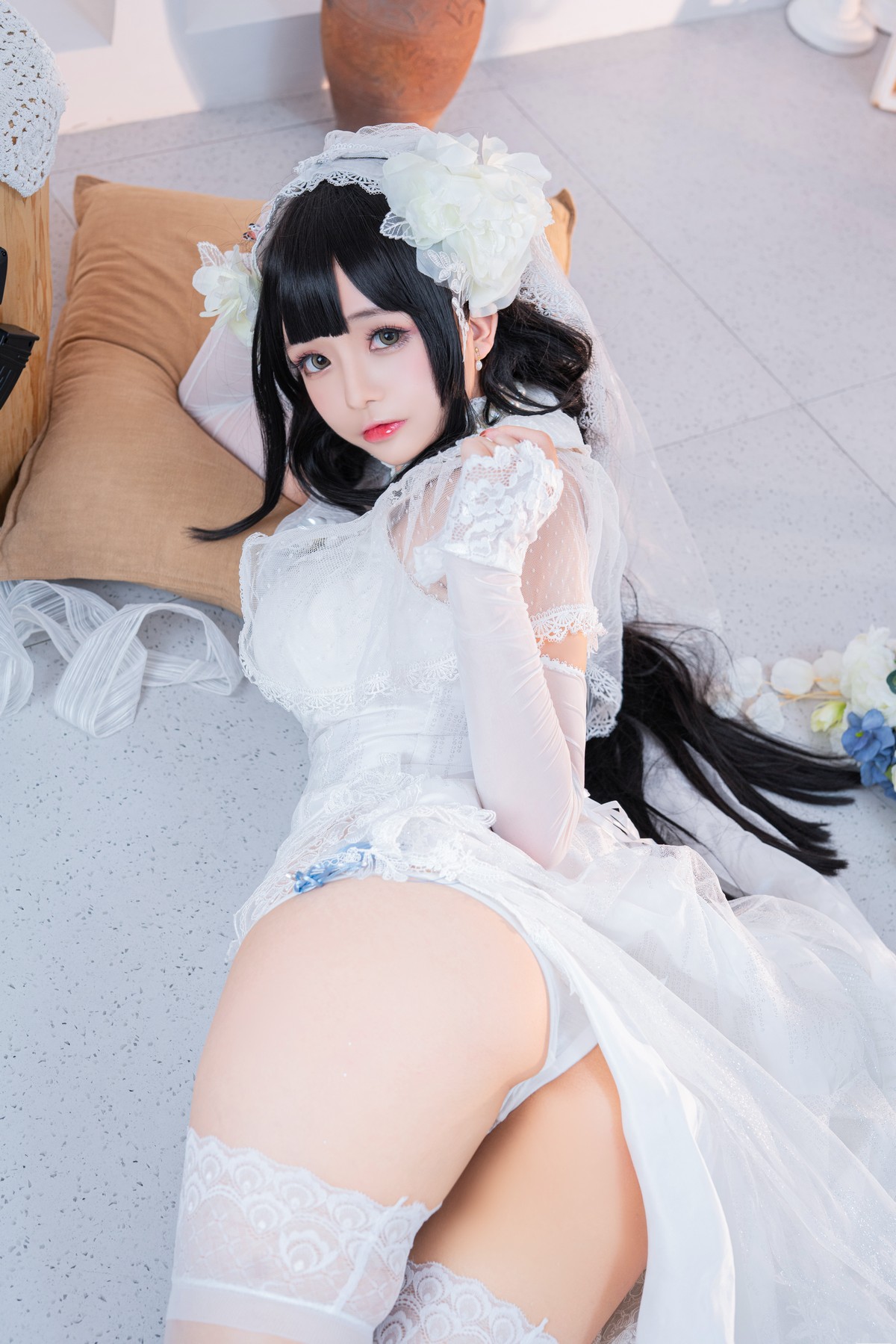 xgyw.top_网络美女松本甜奈姣95式婚纱主题白色薄纱配白色蕾丝吊袜秀翘臀美腿诱惑写真52P