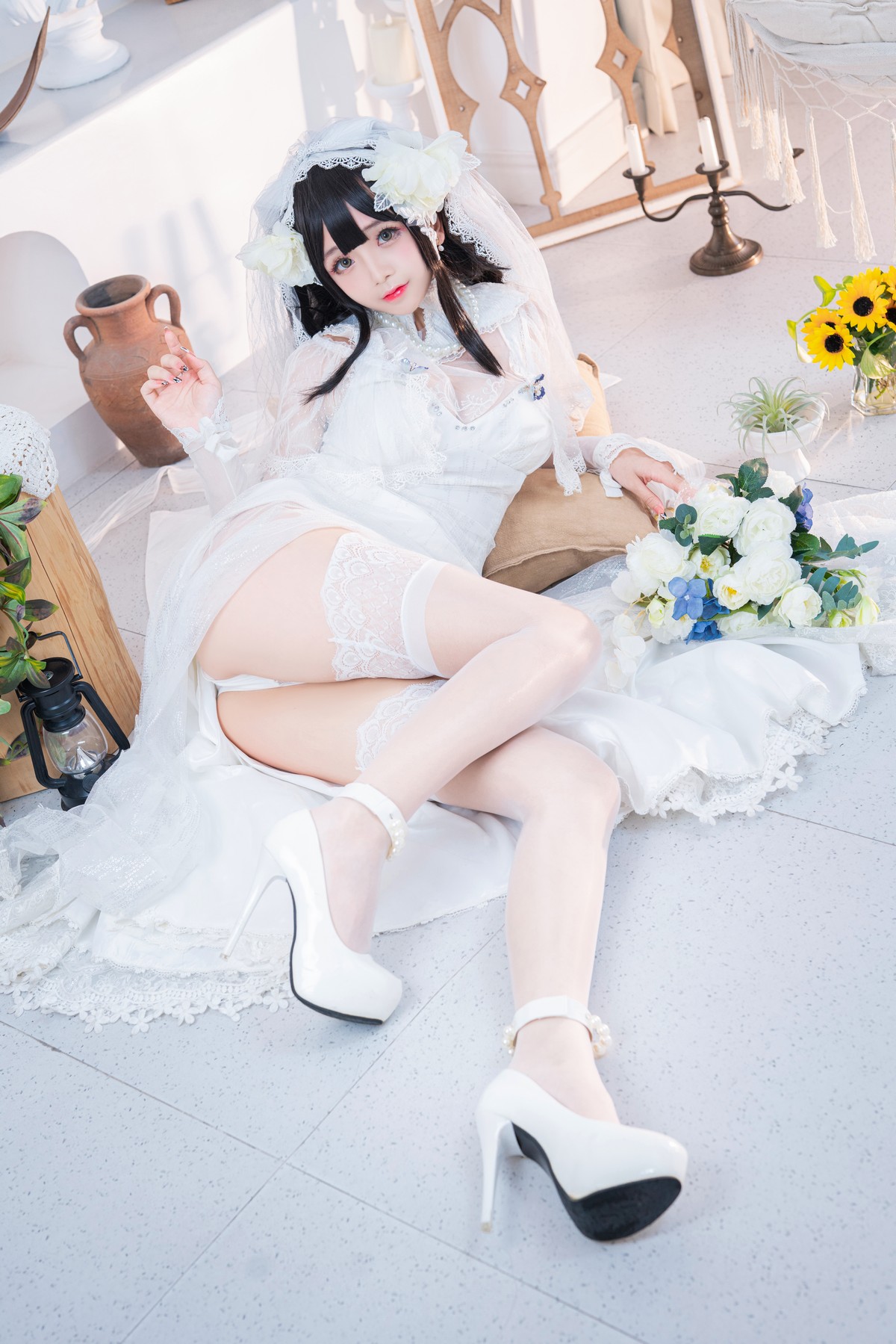 xgyw.top_网络美女松本甜奈姣95式婚纱主题白色薄纱配白色蕾丝吊袜秀翘臀美腿诱惑写真52P
