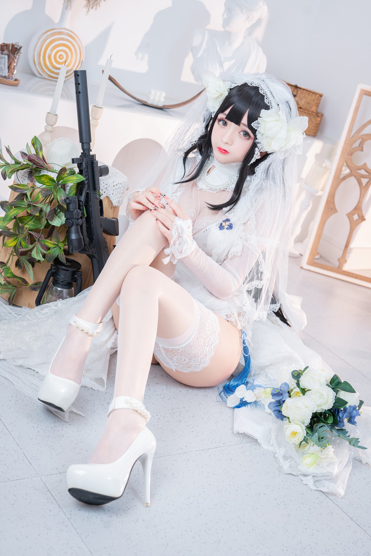 xgyw.top_网络美女松本甜奈姣95式婚纱主题白色薄纱配白色蕾丝吊袜秀翘臀美腿诱惑写真52P