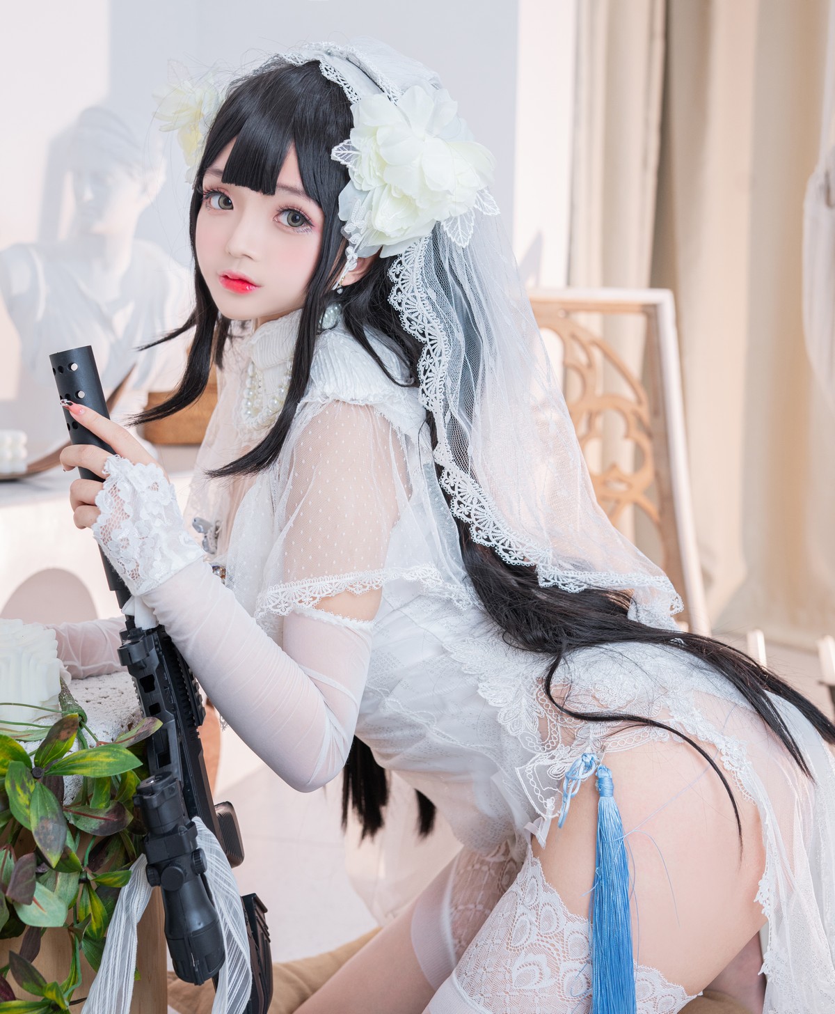 xgyw.top_网络美女松本甜奈姣95式婚纱主题白色薄纱配白色蕾丝吊袜秀翘臀美腿诱惑写真52P