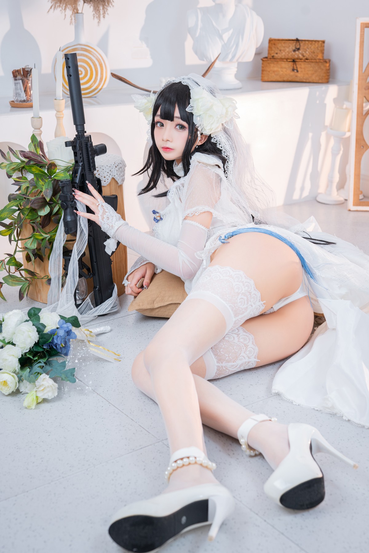 xgyw.top_网络美女松本甜奈姣95式婚纱主题白色薄纱配白色蕾丝吊袜秀翘臀美腿诱惑写真52P