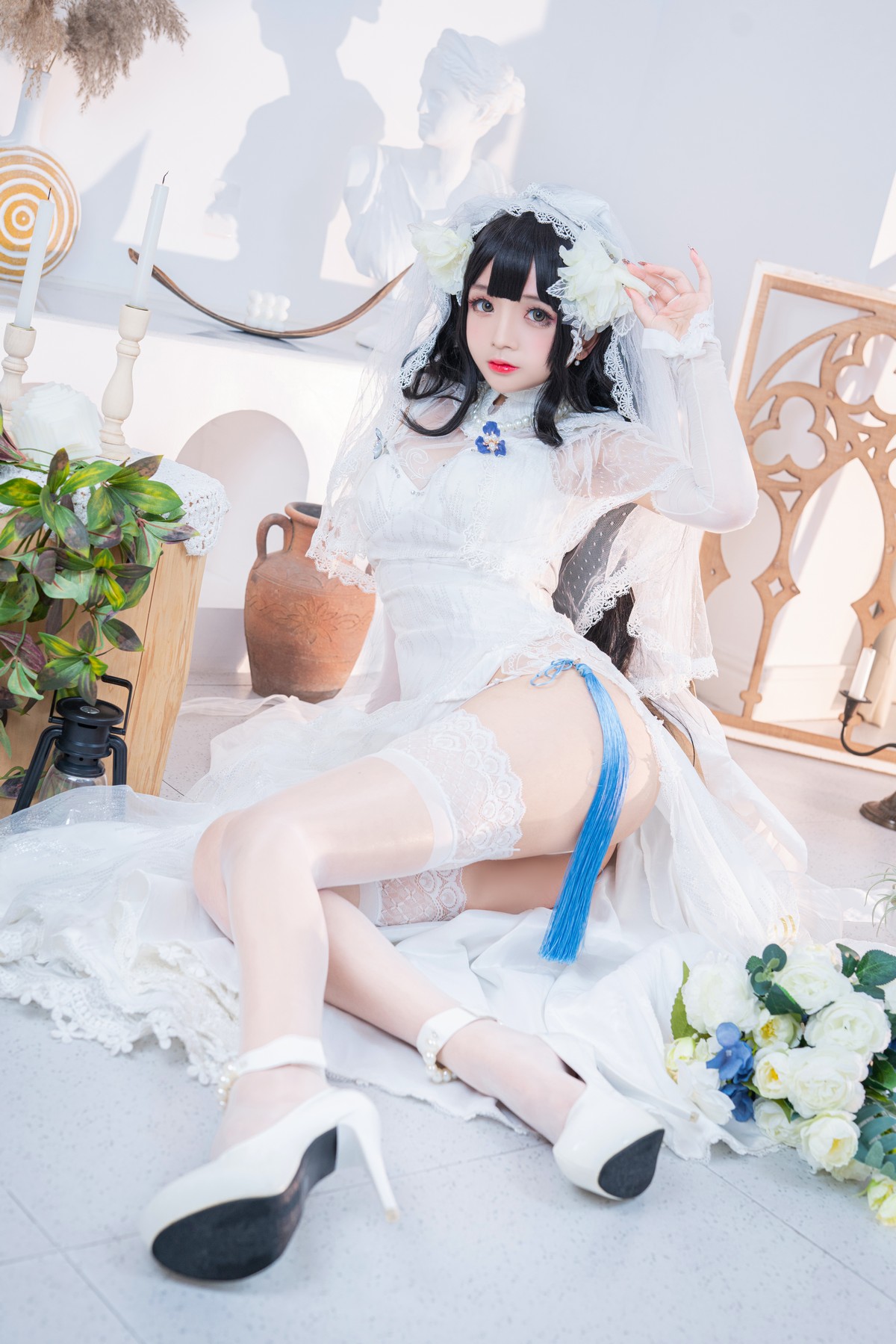 xgyw.top_网络美女松本甜奈姣95式婚纱主题白色薄纱配白色蕾丝吊袜秀翘臀美腿诱惑写真52P