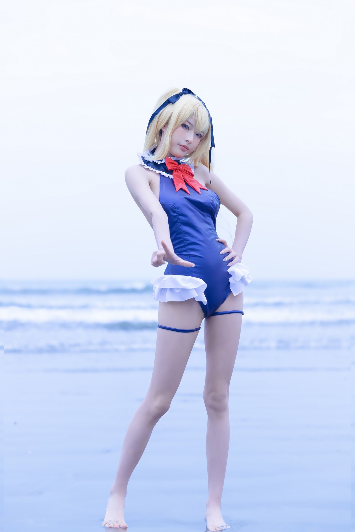 xgyw.top_性感尤物清水由乃玛丽萝丝蓝色泳衣主题户外性感连体泳衣秀白嫩肌肤迷人写真32P