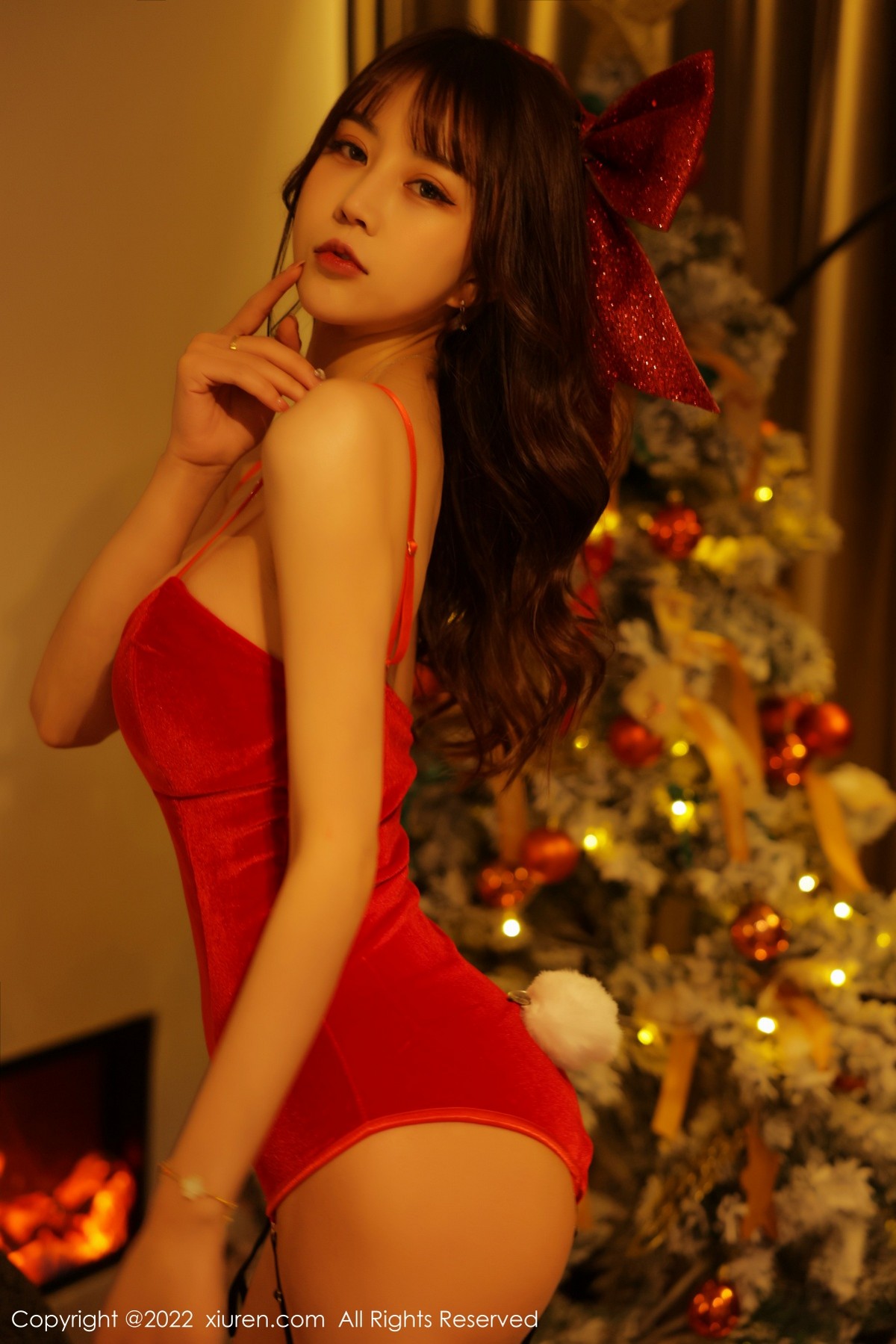 xgyw.top_XiuRen第4686期_模特tina_甜仔私房性感红色吊带配闪亮肉丝吊袜完美诱惑写真68P