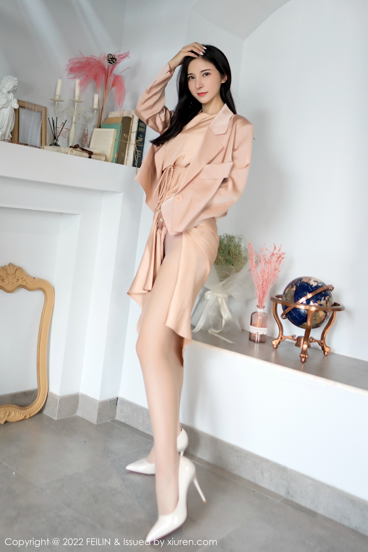 xgyw.top_[FeiLin嗲囡囡]VOL.338_模特小蛮妖Yummy三套服饰拍摄肉丝裤袜秀翘臀美腿诱惑写真53P