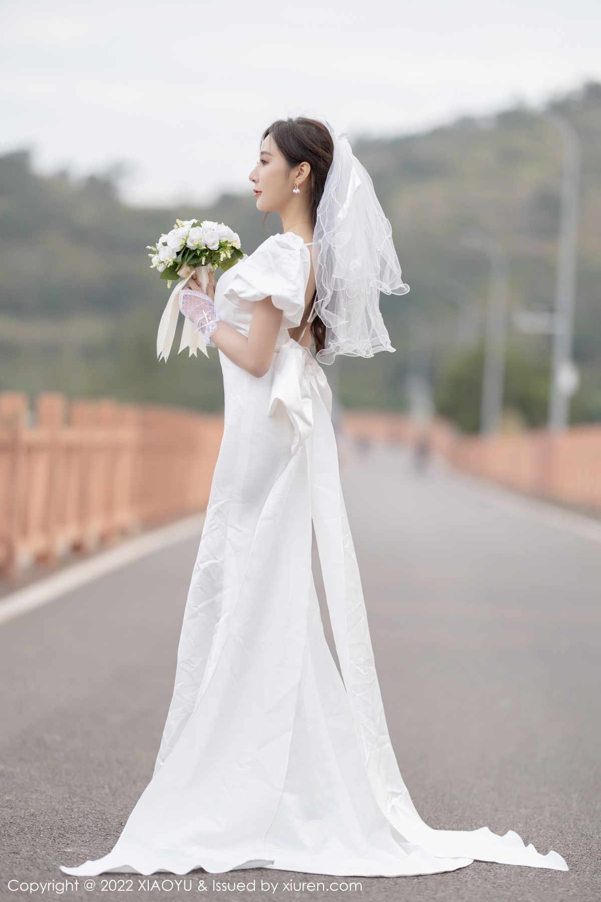 xgyw.top_[XiaoYu画语界]Vol.733_女神王馨瑶yanni惠州旅拍脱白婚纱礼裙露白色蕾丝内衣诱惑写真70P