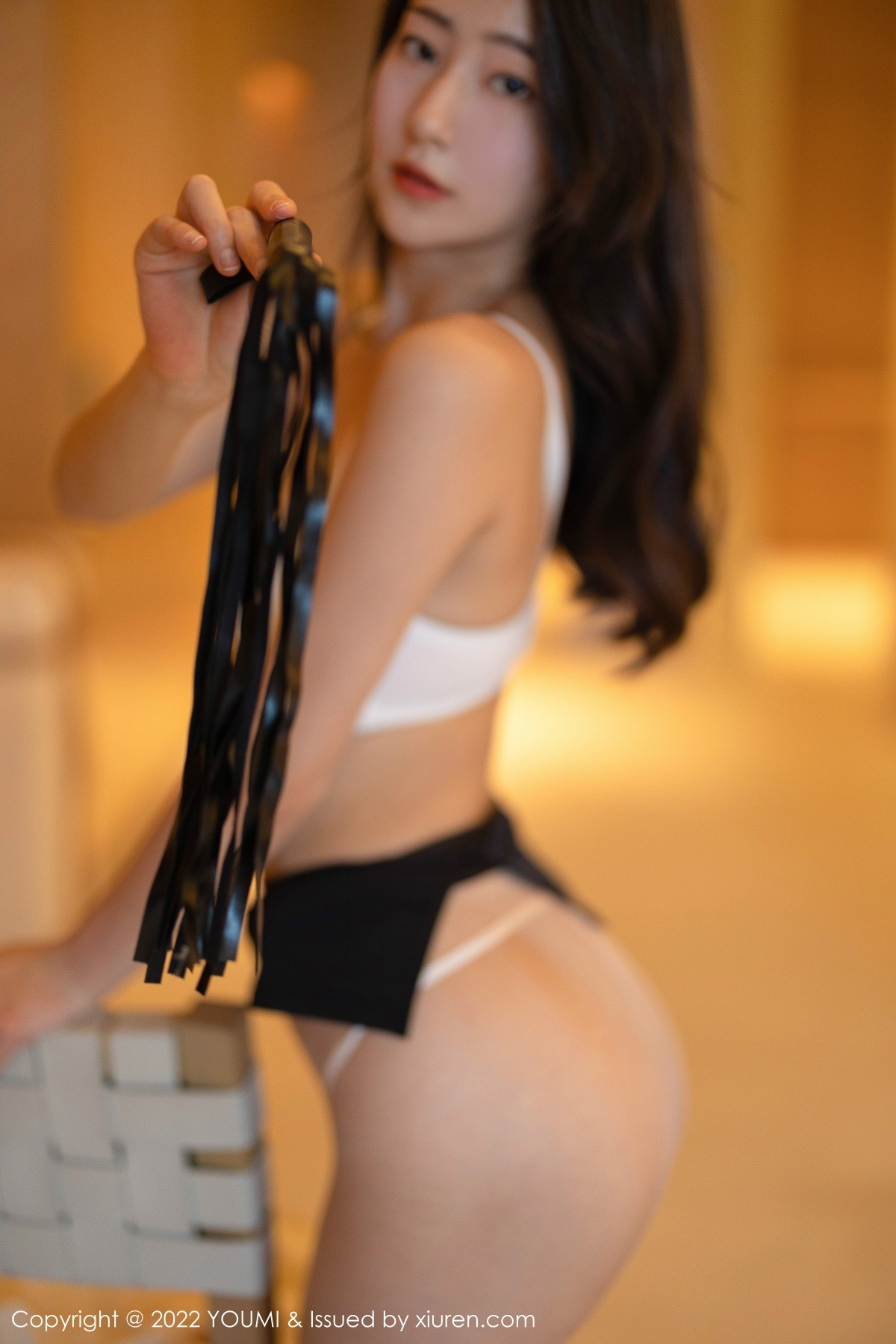 xgyw.top_[YouMi尤蜜荟]Vol.762_模特熊小诺三亚旅拍性感浅色T恤配短裙原色丝袜秀美腿诱惑写真55P