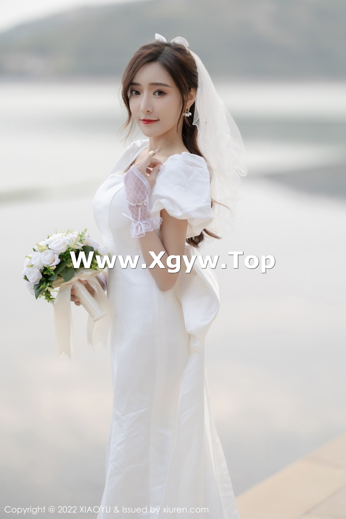 xgyw.top_[XiaoYu画语界]Vol.733_女神王馨瑶yanni惠州旅拍脱白婚纱礼裙露白色蕾丝内衣诱惑写真70P