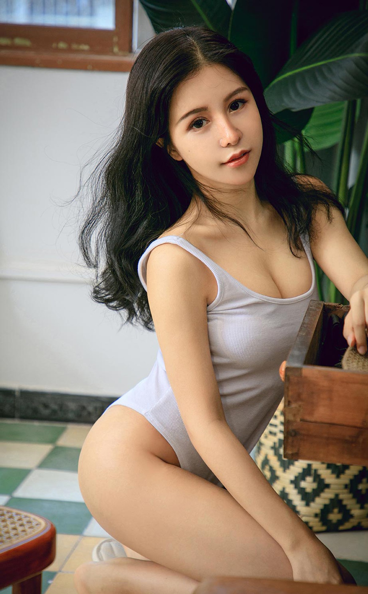 xgyw.top_[Ugirls爱尤物]No.2287_混血模特奥莉私房性感服饰系列秀丰满身材豪乳翘臀诱惑写真35P