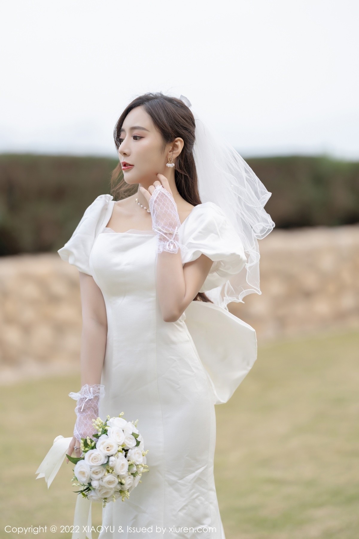 xgyw.top_[XiaoYu画语界]Vol.733_女神王馨瑶yanni惠州旅拍脱白婚纱礼裙露白色蕾丝内衣诱惑写真70P