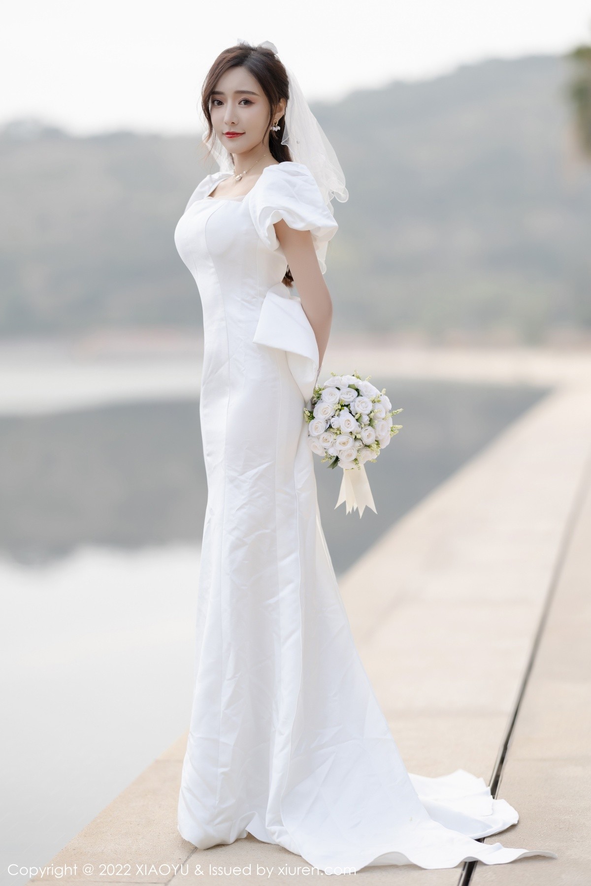 xgyw.top_[XiaoYu画语界]Vol.733_女神王馨瑶yanni惠州旅拍脱白婚纱礼裙露白色蕾丝内衣诱惑写真70P