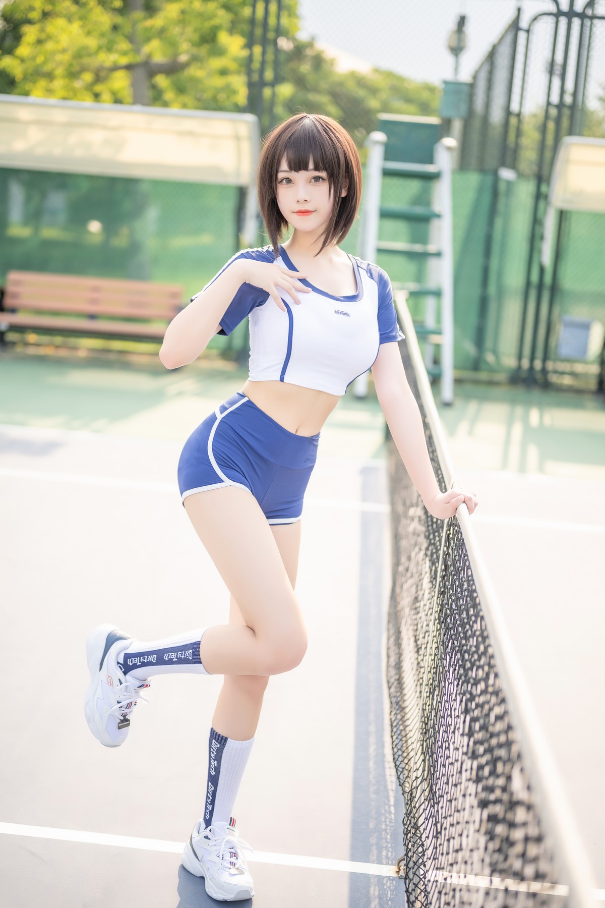 xgyw.top_萌系小姐姐蜜汁猫裘体操服主题户外性感运动服半撩露蕾丝内衣秀豪乳诱惑写真50P