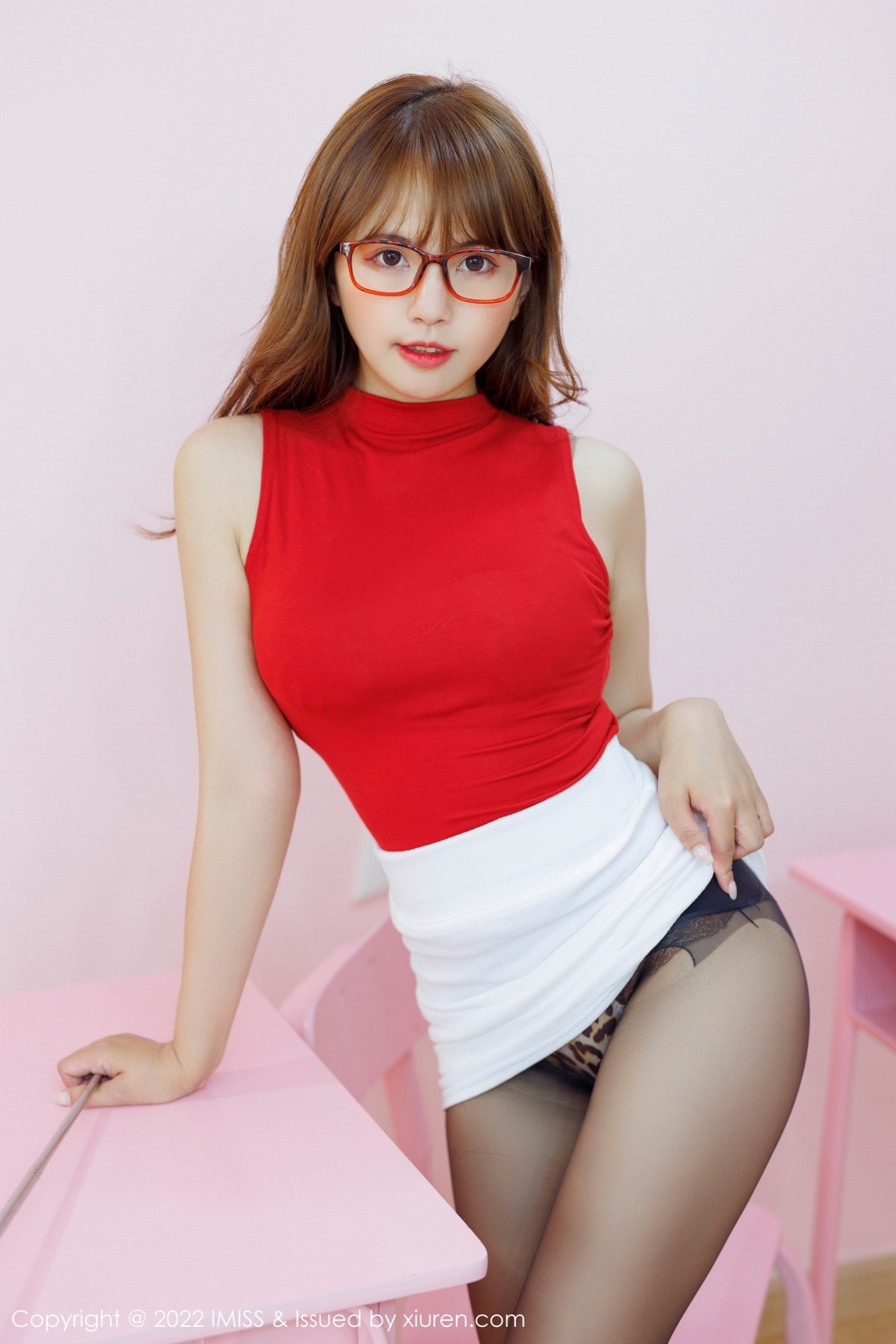 xgyw.top_[IMISS爱蜜社]Vol.670_模特张思允Nice教师角色扮演收身上衣配白短裙露黑丝诱惑写真73P