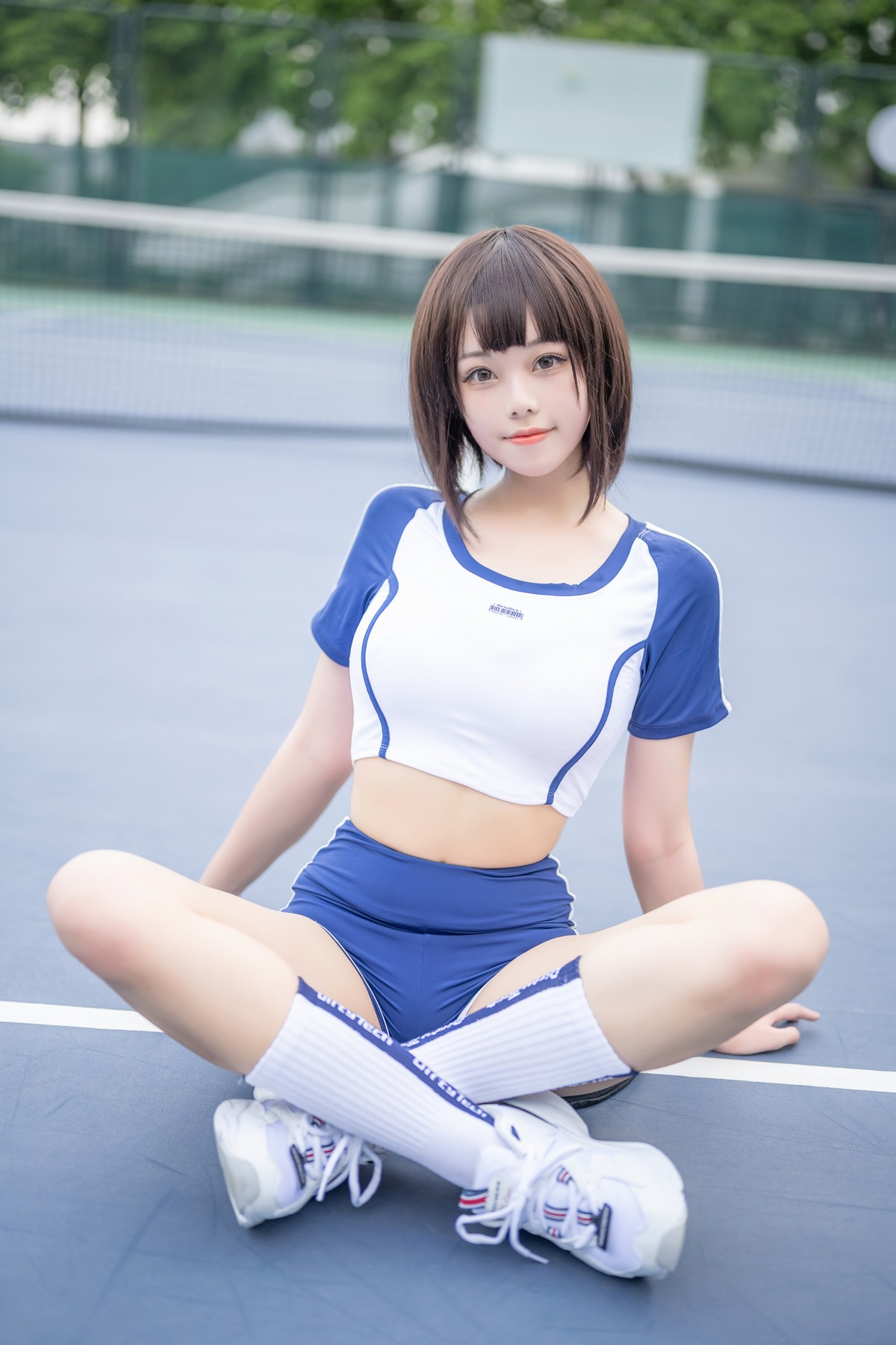 xgyw.top_萌系小姐姐蜜汁猫裘体操服主题户外性感运动服半撩露蕾丝内衣秀豪乳诱惑写真50P