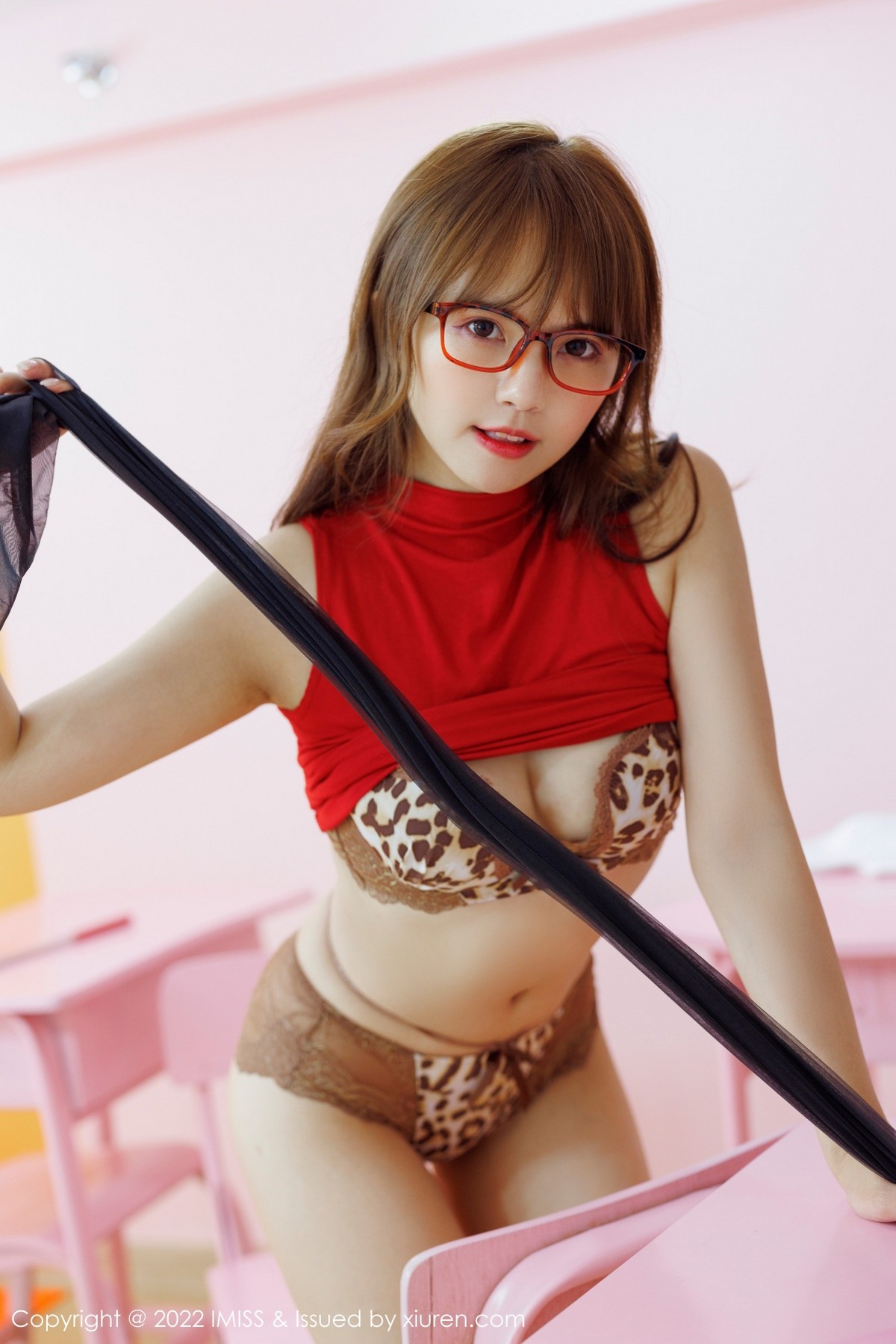 xgyw.top_[IMISS爱蜜社]Vol.670_模特张思允Nice教师角色扮演收身上衣配白短裙露黑丝诱惑写真73P