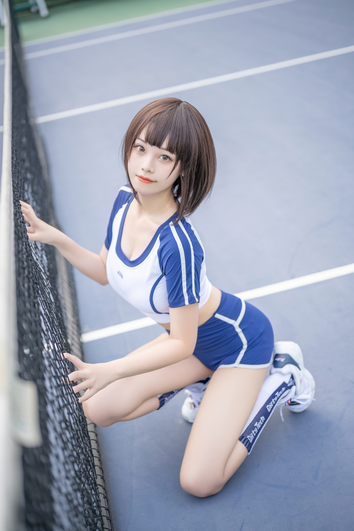 xgyw.top_萌系小姐姐蜜汁猫裘体操服主题户外性感运动服半撩露蕾丝内衣秀豪乳诱惑写真50P