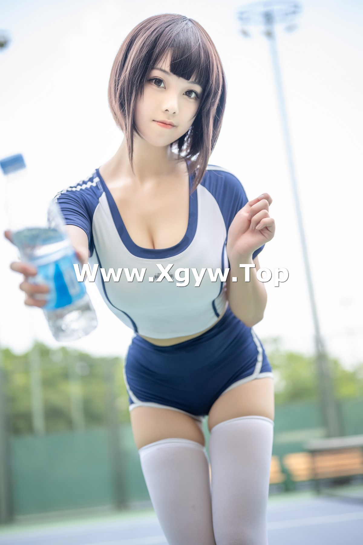 xgyw.top_萌系小姐姐蜜汁猫裘体操服主题户外性感运动服半撩露蕾丝内衣秀豪乳诱惑写真50P