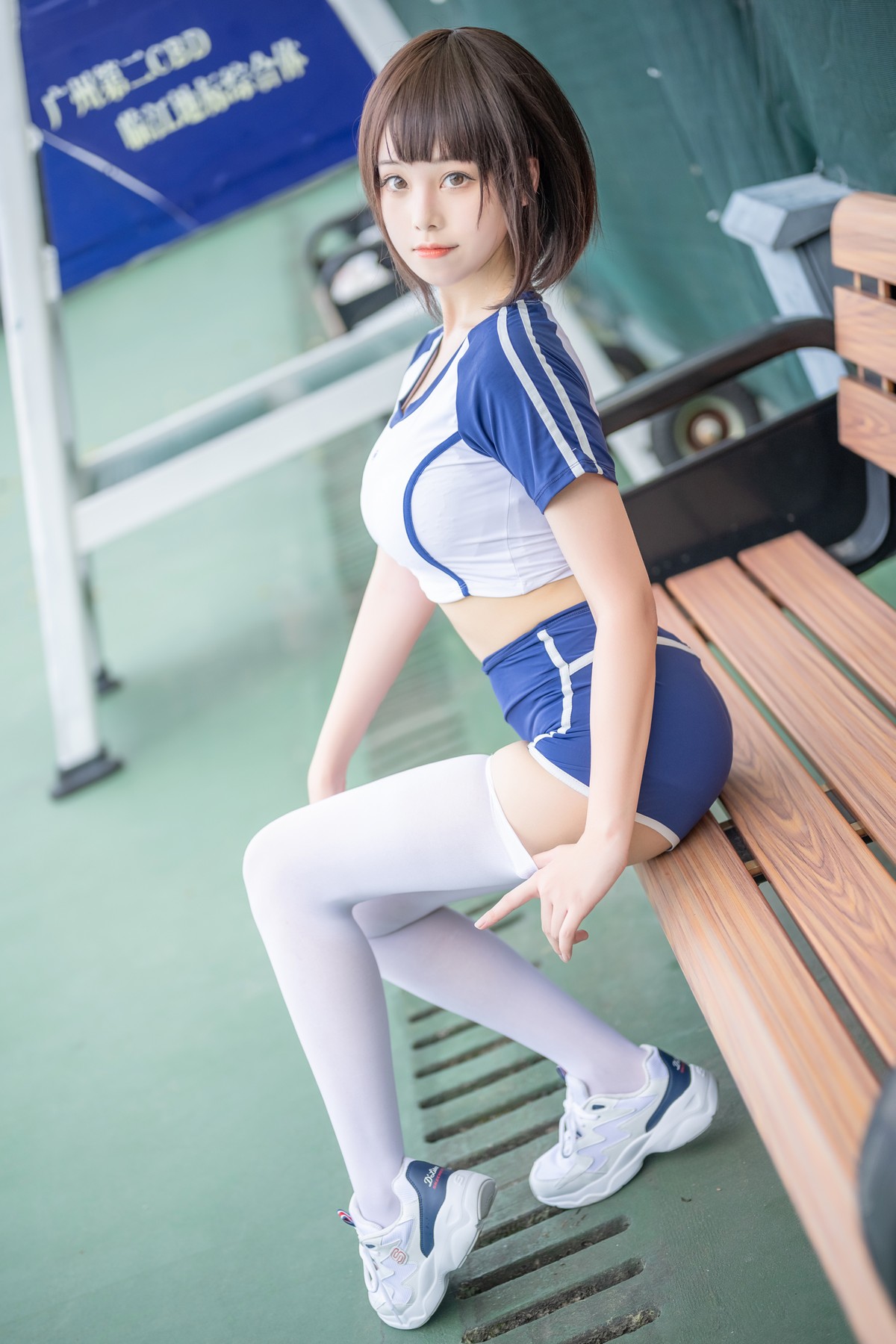 xgyw.top_萌系小姐姐蜜汁猫裘体操服主题户外性感运动服半撩露蕾丝内衣秀豪乳诱惑写真50P