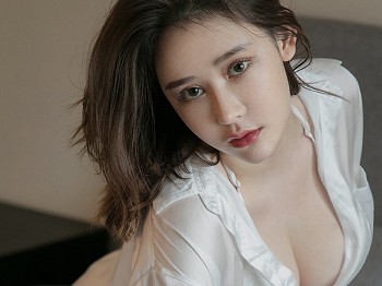 [Ugirls爱极品]No.2294_车模Coral你眼里的光主题私人性感服饰系列秀完美身材骚扰写真35P