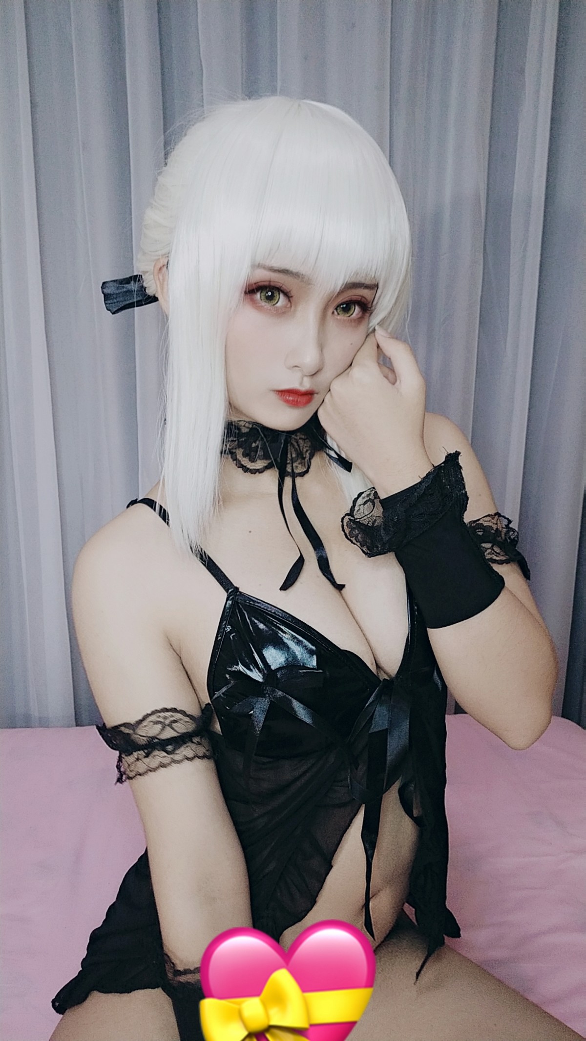 xgyw.top_动漫博主洛璃LoLiSAMA黑呆睡衣王座主题性感黑色薄纱内衣秀完美身材诱惑写真30P