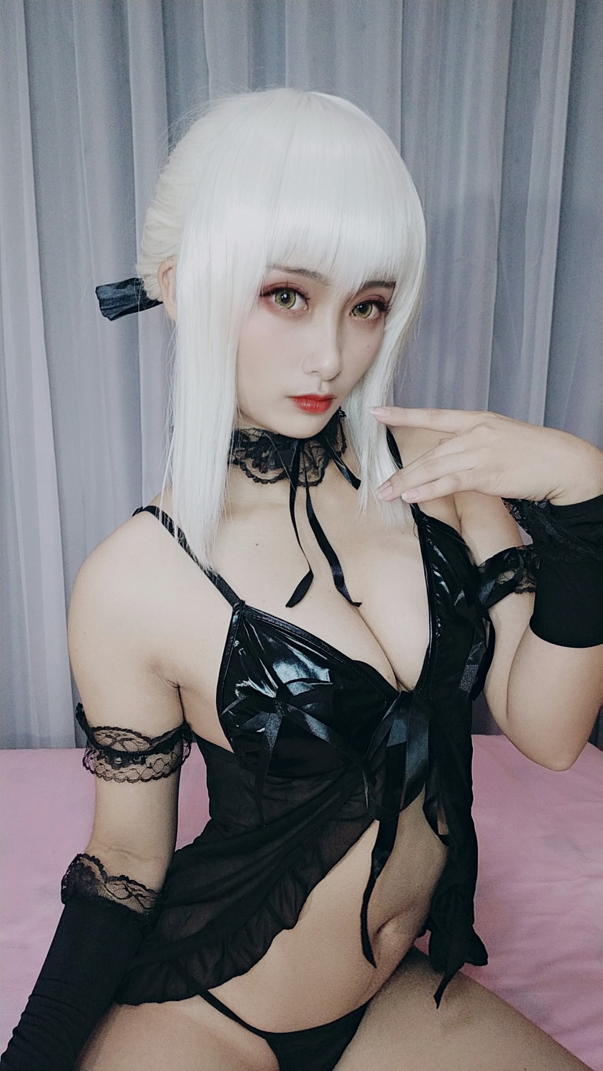 xgyw.top_动漫博主洛璃LoLiSAMA黑呆睡衣王座主题性感黑色薄纱内衣秀完美身材诱惑写真30P