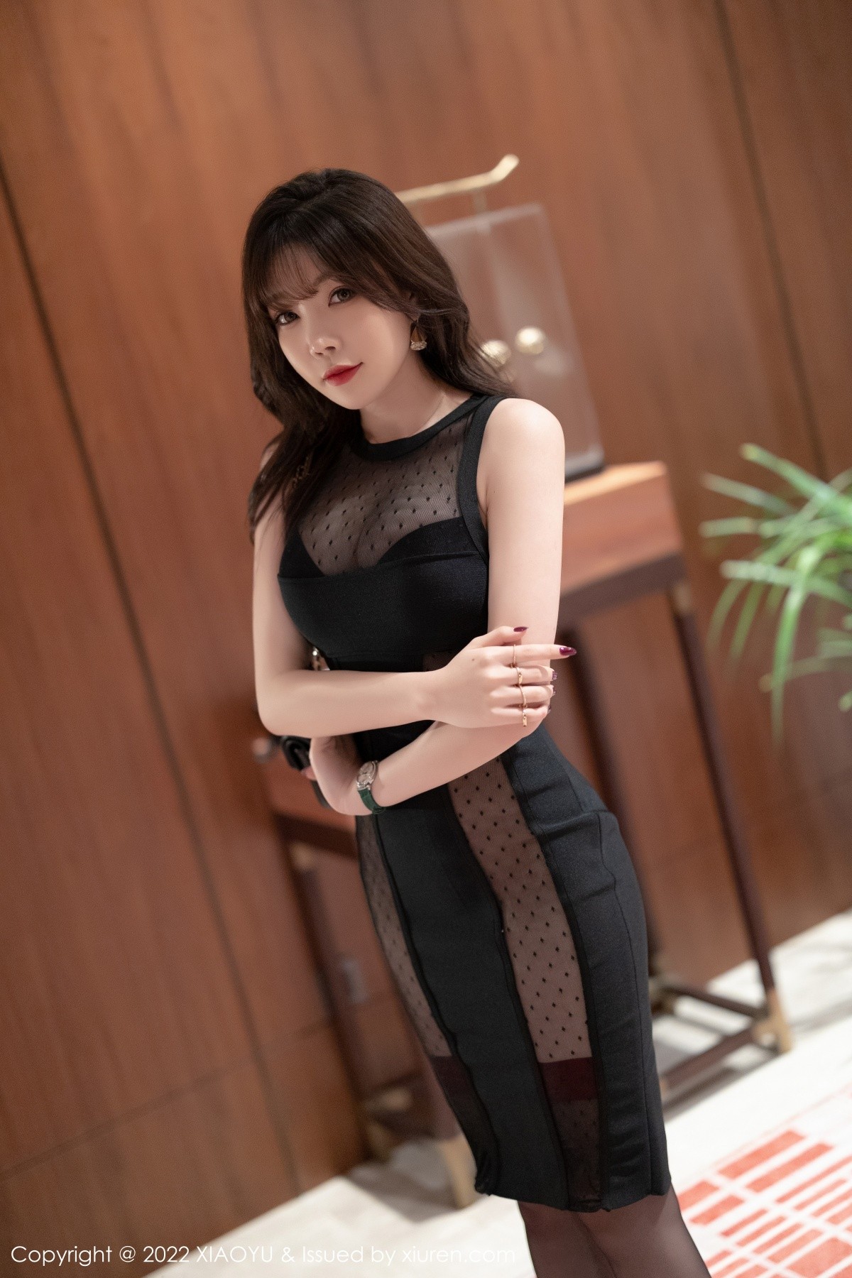 xgyw.top_[XiaoYu画语界]Vol.735_女神芝芝Booty惠州旅拍黑色轻透连衣裙半脱秀完美身材诱惑写真77P