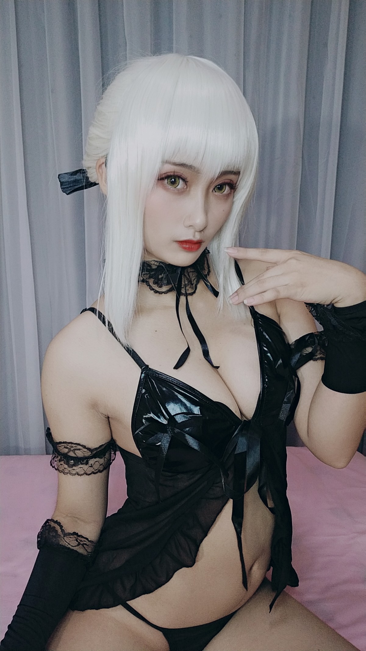 xgyw.top_动漫博主洛璃LoLiSAMA黑呆睡衣王座主题性感黑色薄纱内衣秀完美身材诱惑写真30P