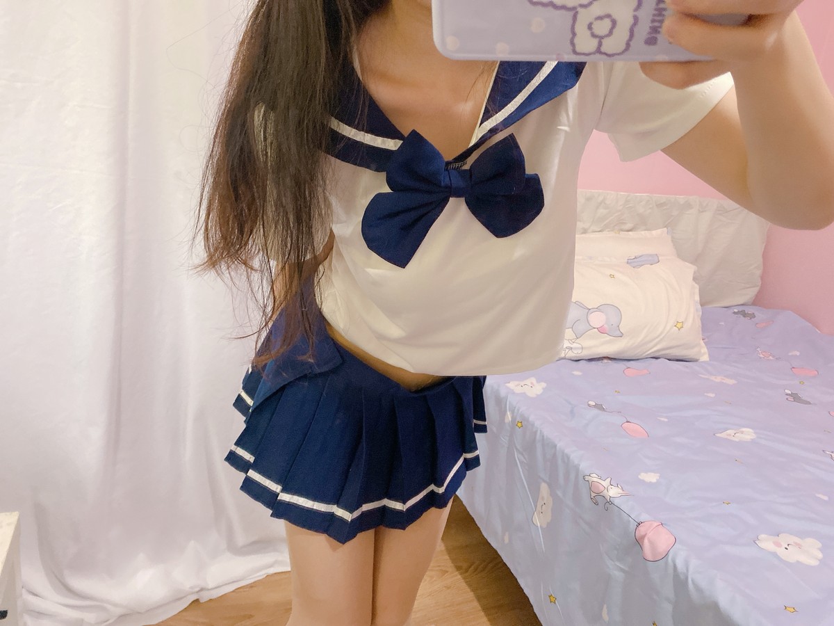 xgyw.top_网络美女Usejan肉丝妹妹主题私房不露脸系列百褶裙下超薄肉丝秀美腿诱惑写真55P