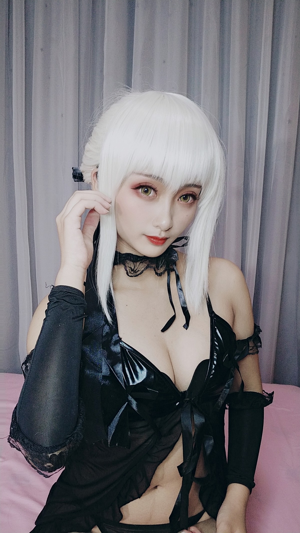 xgyw.top_动漫博主洛璃LoLiSAMA黑呆睡衣王座主题性感黑色薄纱内衣秀完美身材诱惑写真30P