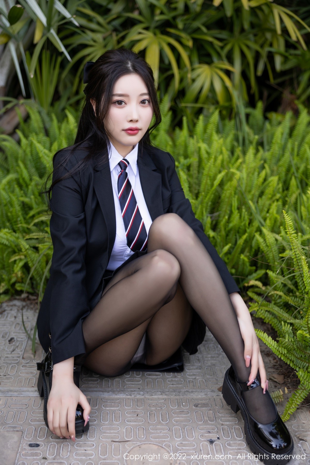 xgyw.top_XiuRen第4721期_女神杨晨晨Yome脱学妹制服露性感内衣黑丝裤袜完美诱惑写真77P